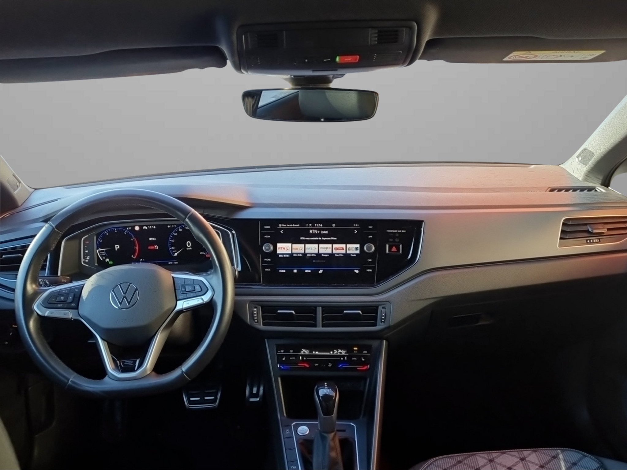 listing desktop thumbnail image 12