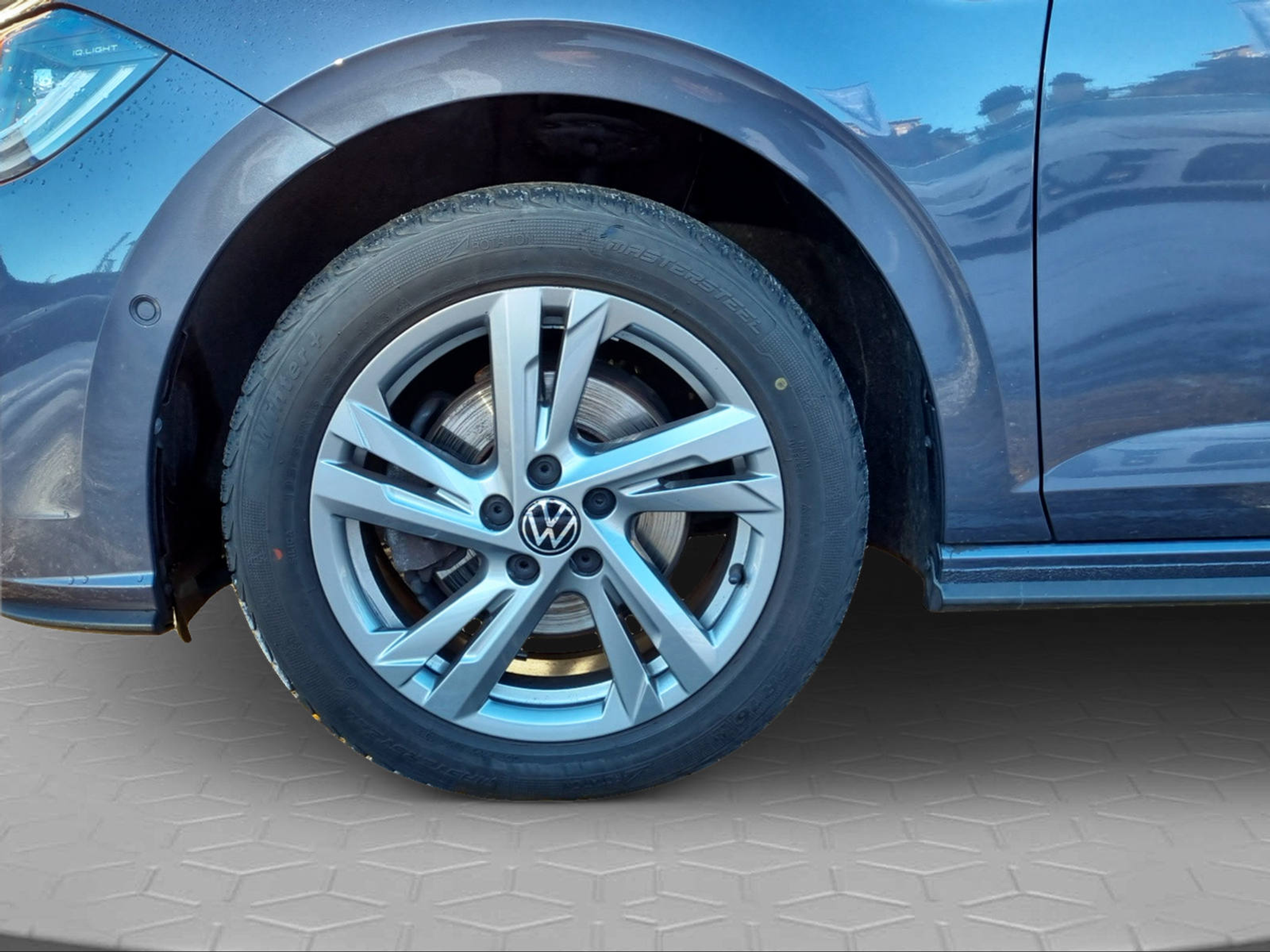 listing desktop thumbnail image 8