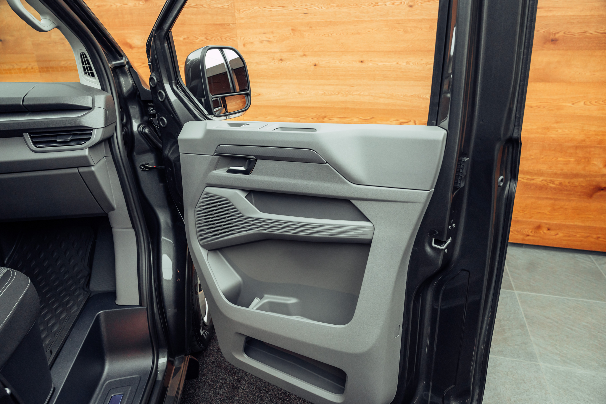 listing desktop thumbnail image 13