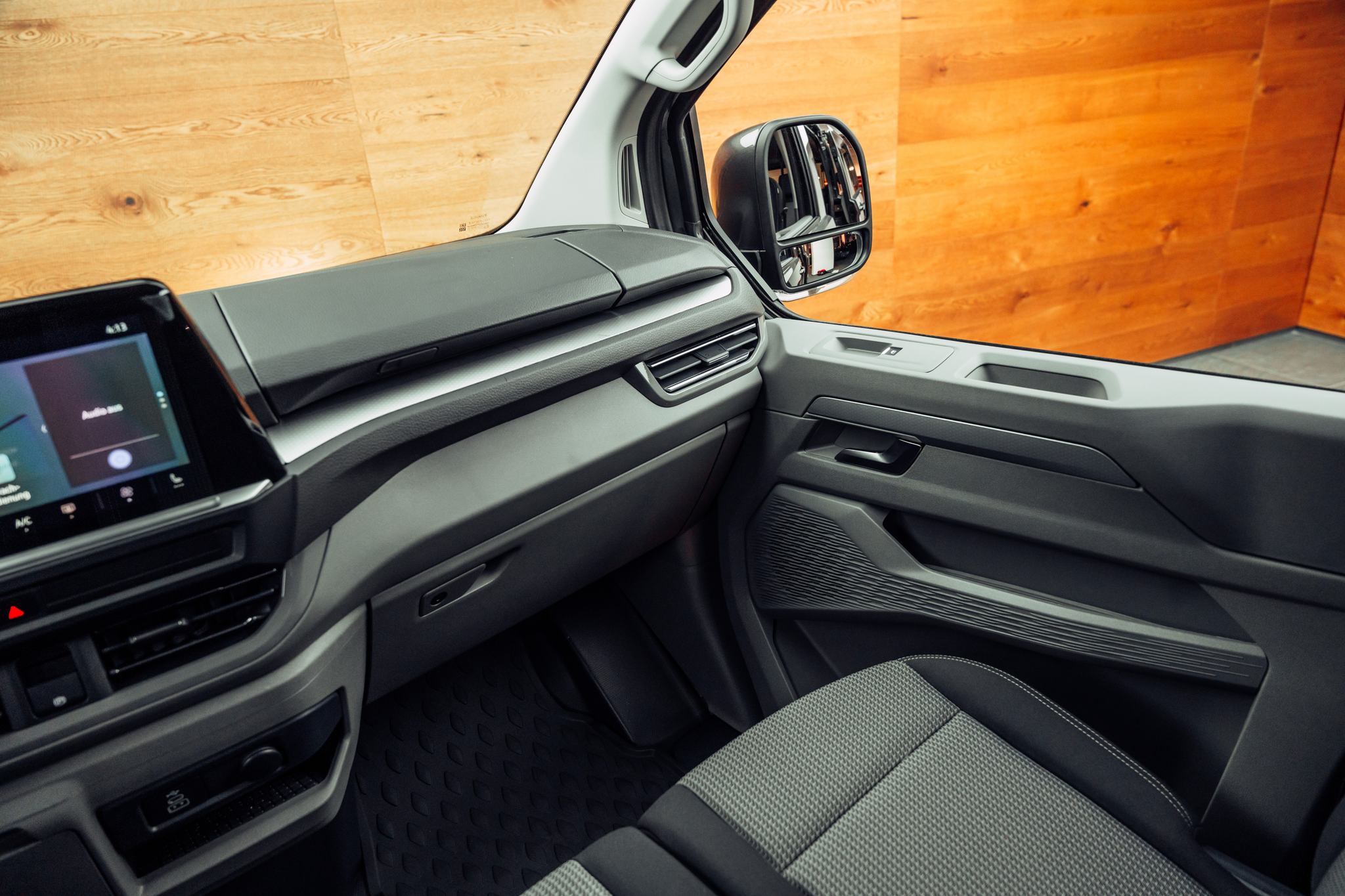 listing desktop thumbnail image 10