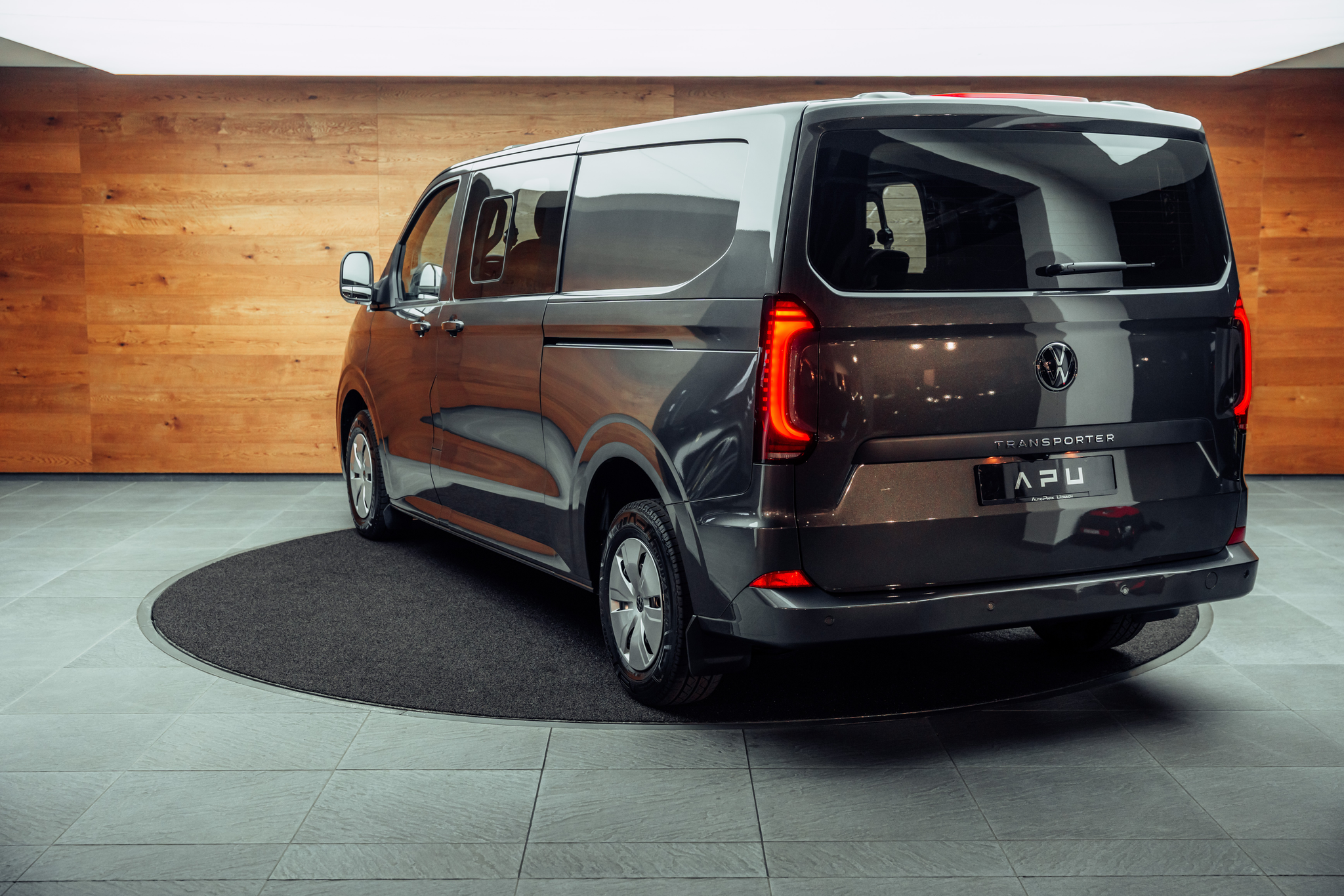 listing desktop thumbnail image 2