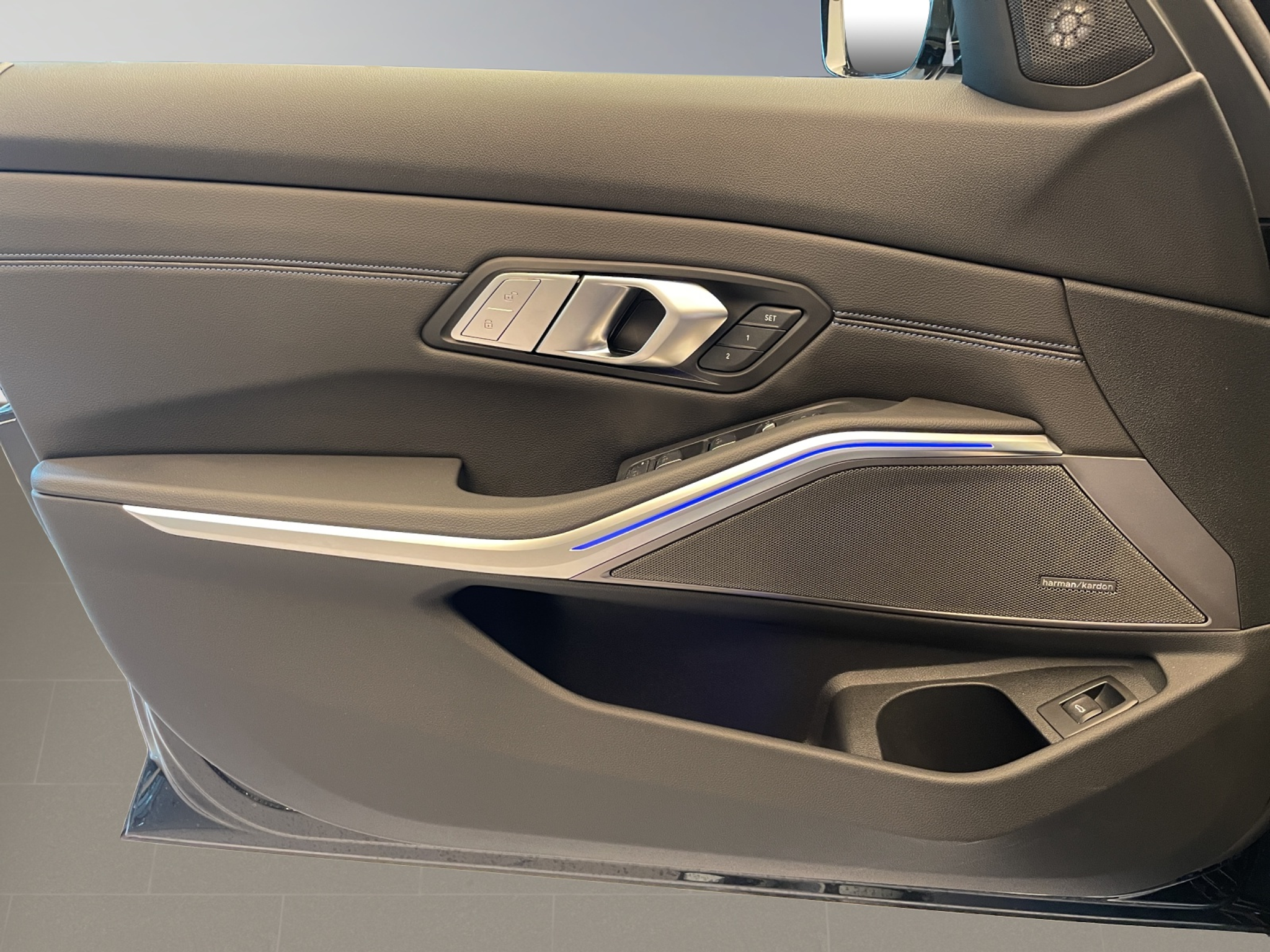 listing desktop thumbnail image 16