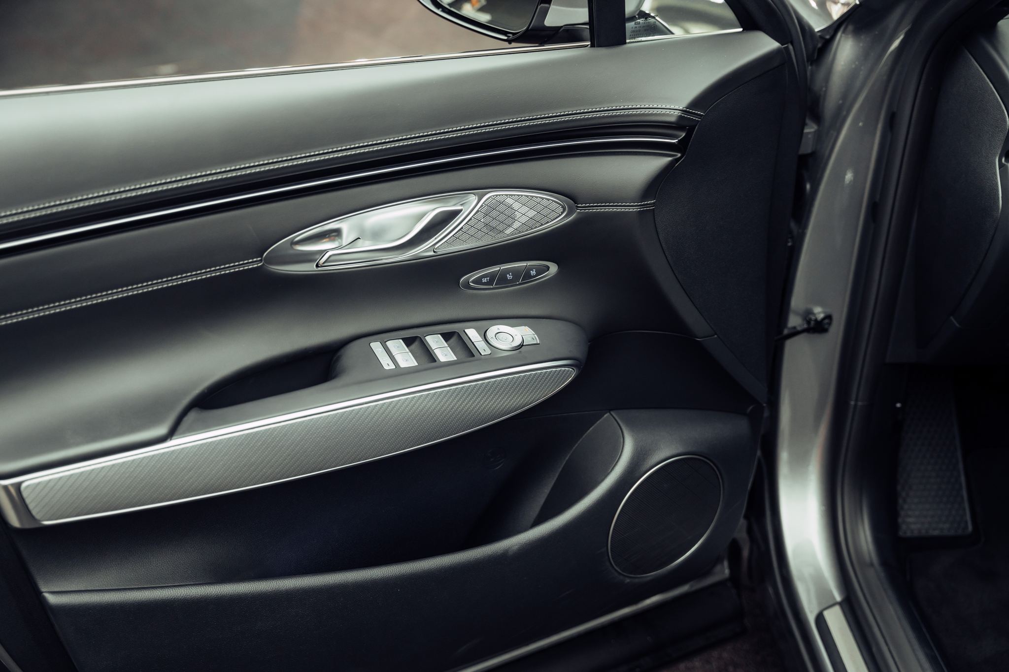 listing desktop thumbnail image 16