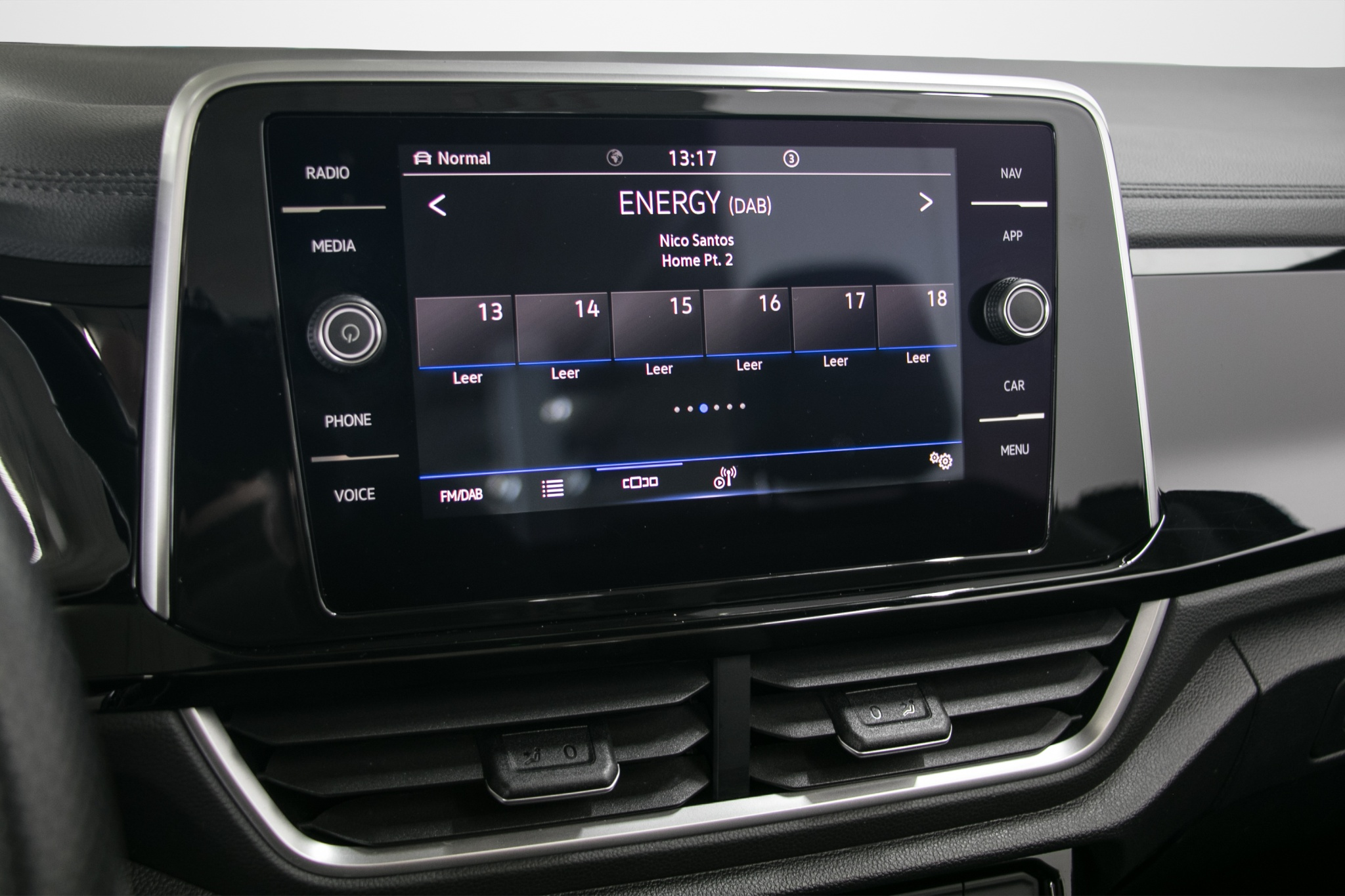 listing desktop thumbnail image 9