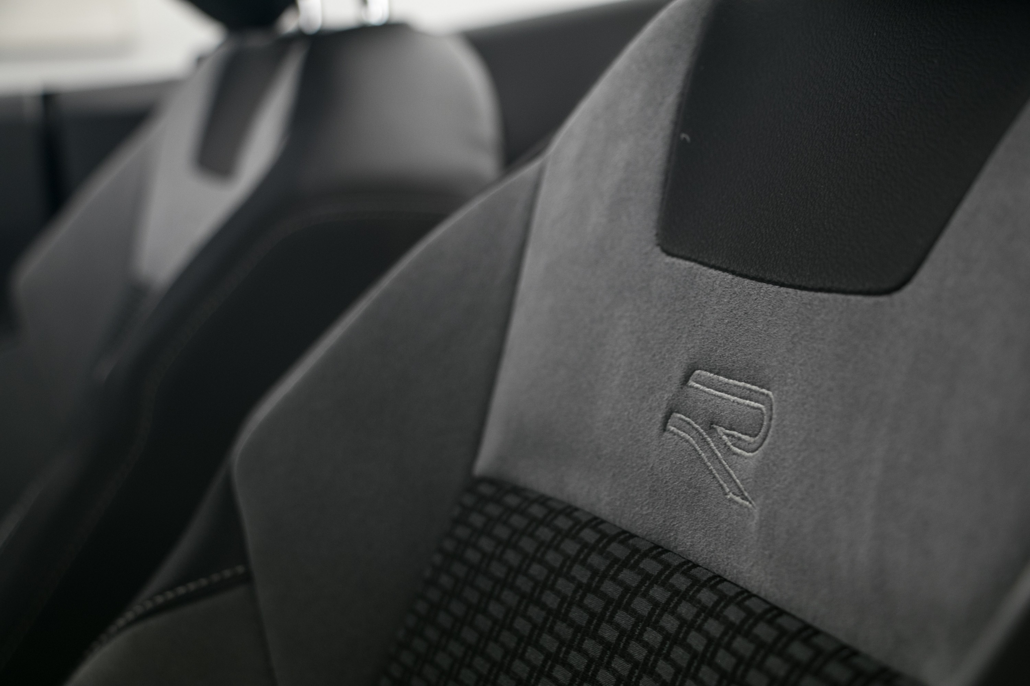 listing desktop thumbnail image 13