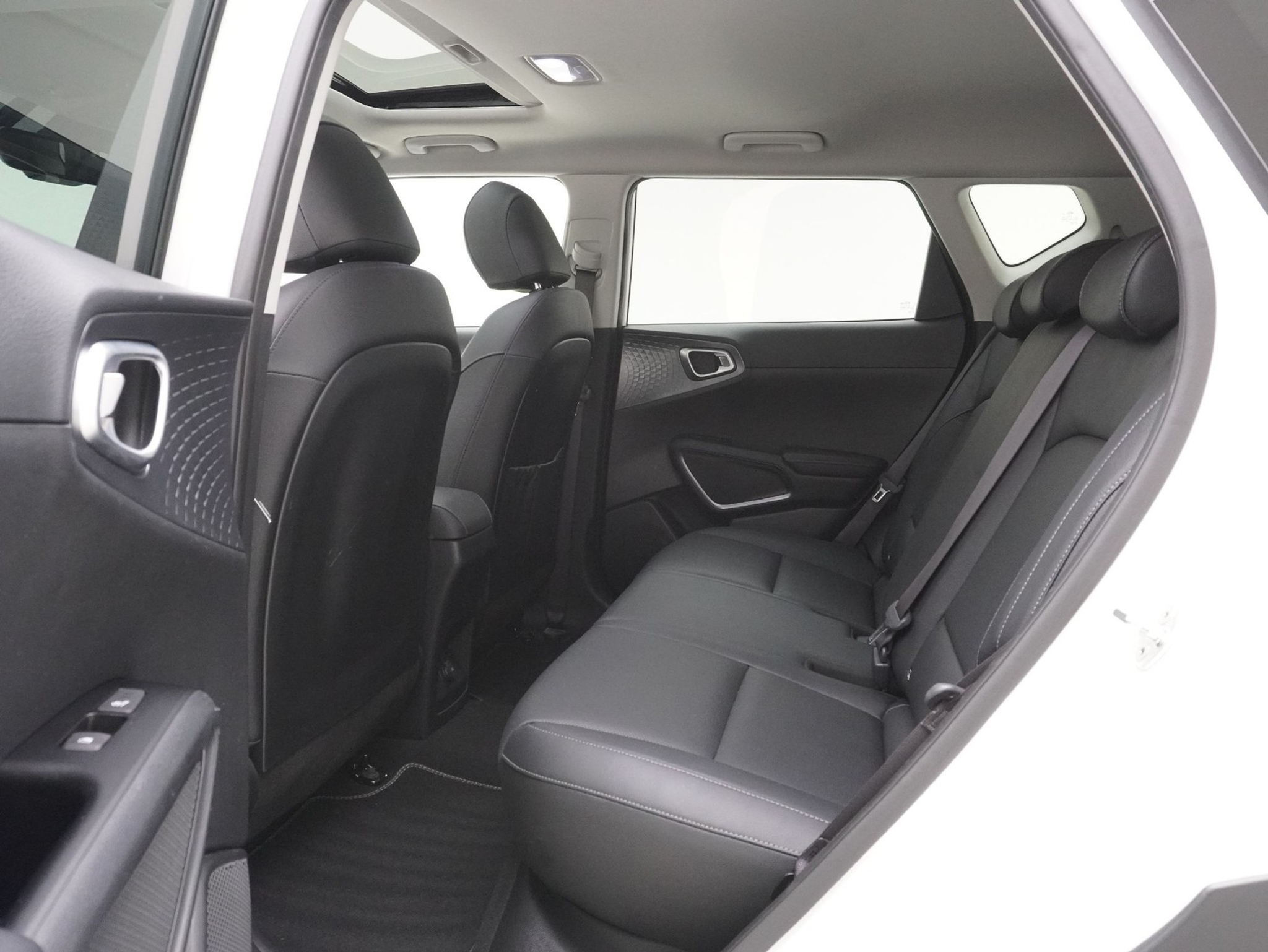 listing desktop thumbnail image 12