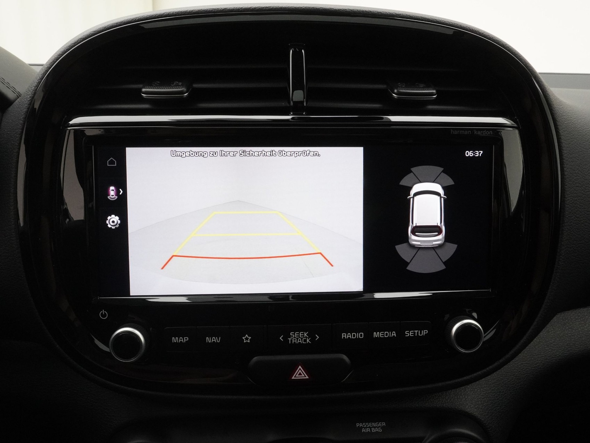 listing desktop thumbnail image 17