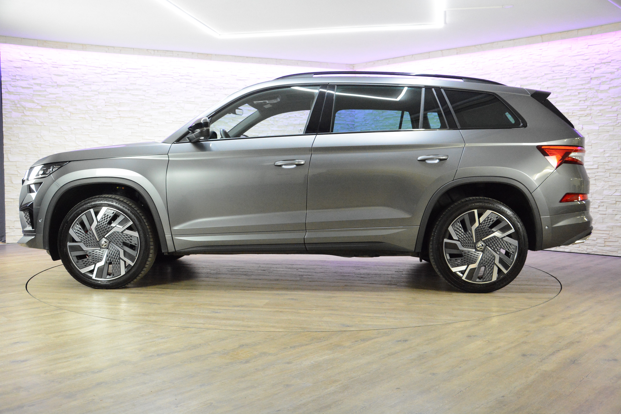 listing desktop thumbnail image 2