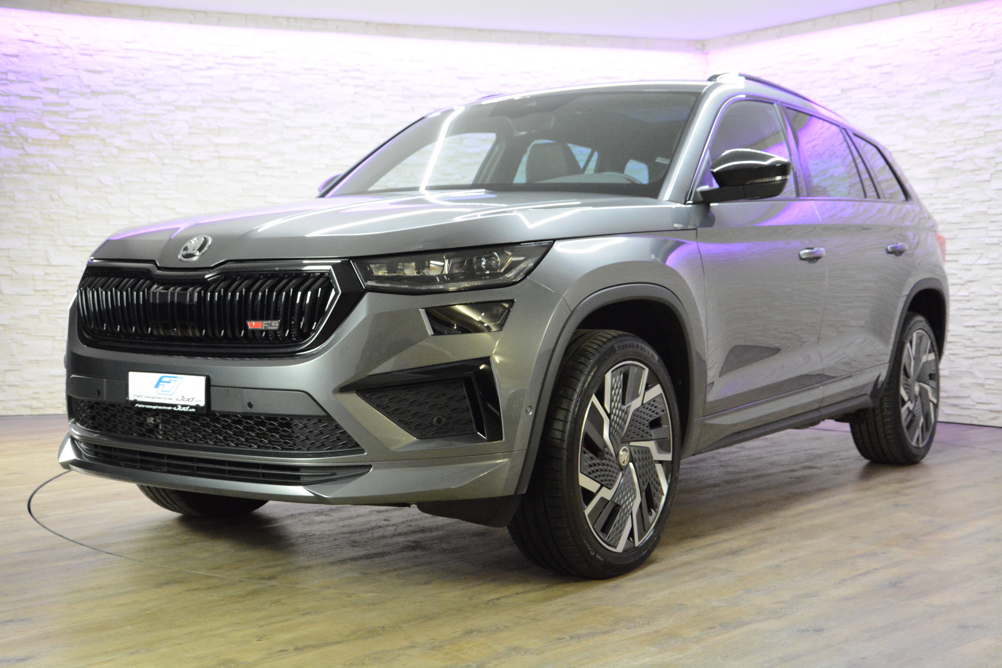 listing desktop thumbnail image 0