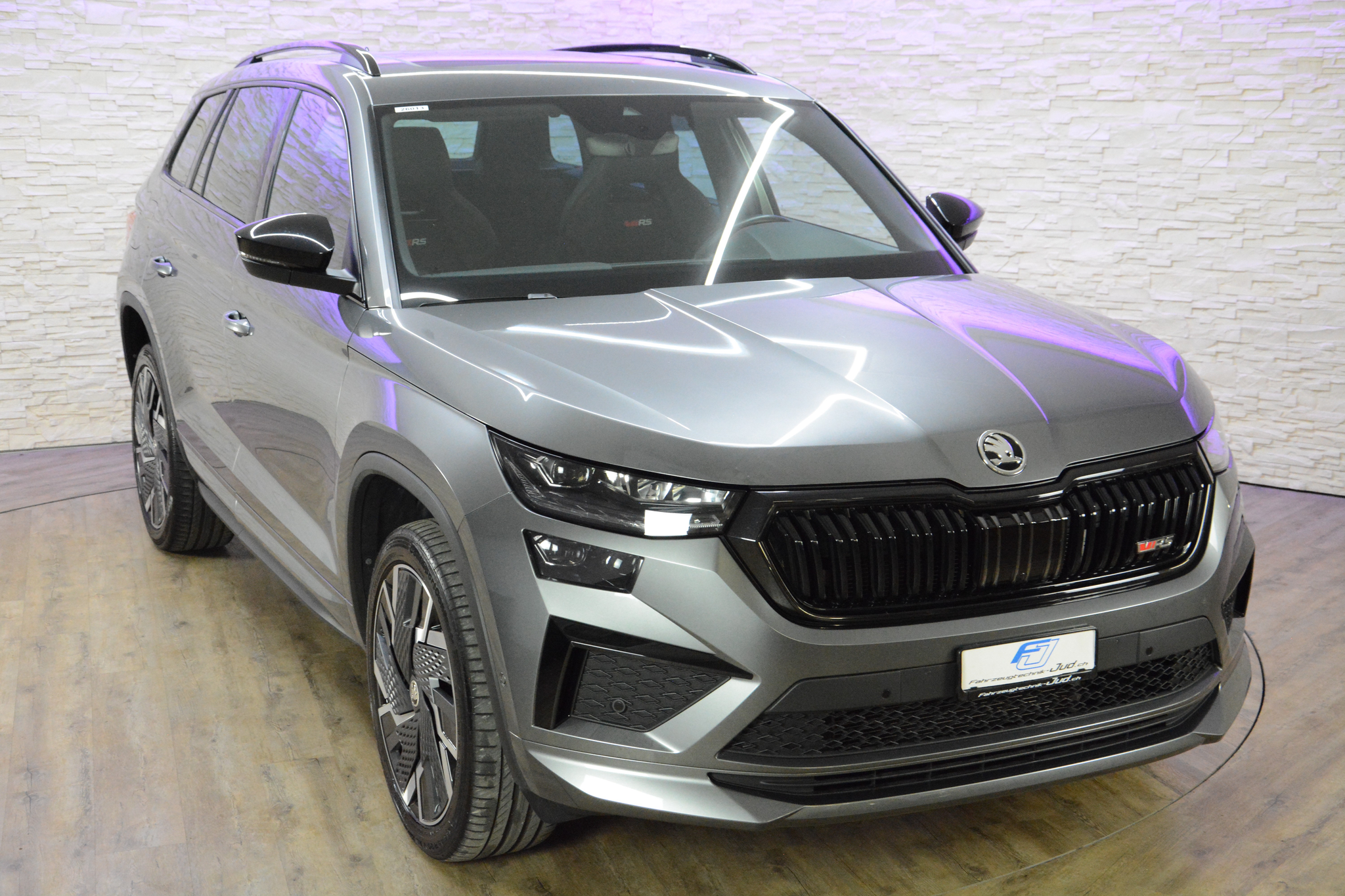 listing desktop thumbnail image 7