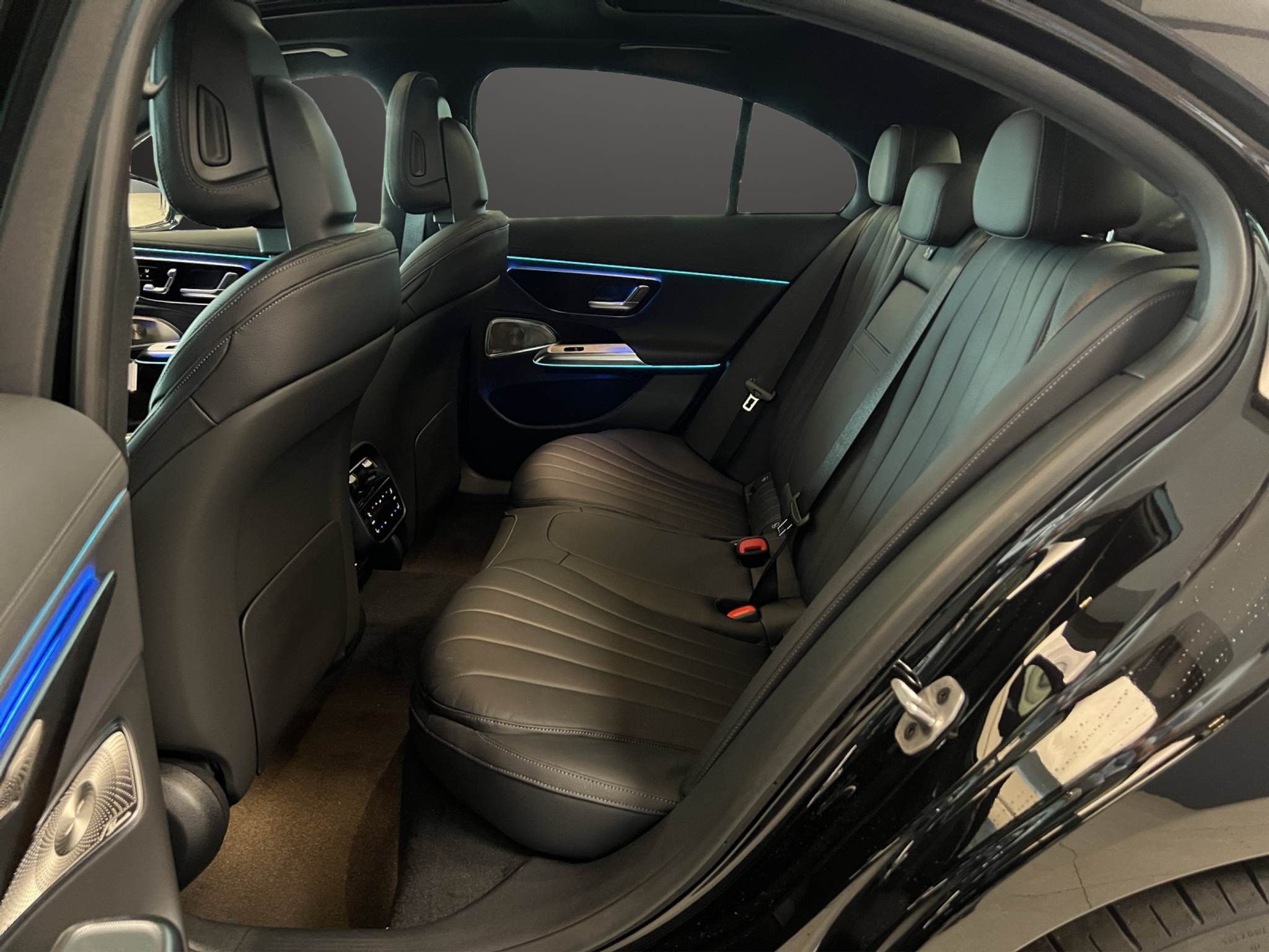 listing desktop thumbnail image 11