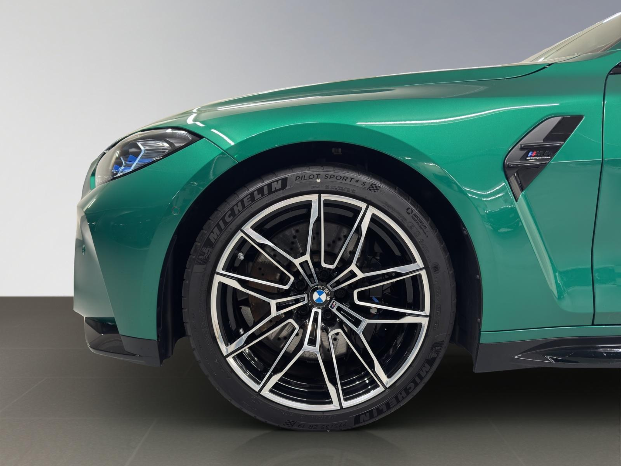 listing desktop thumbnail image 26