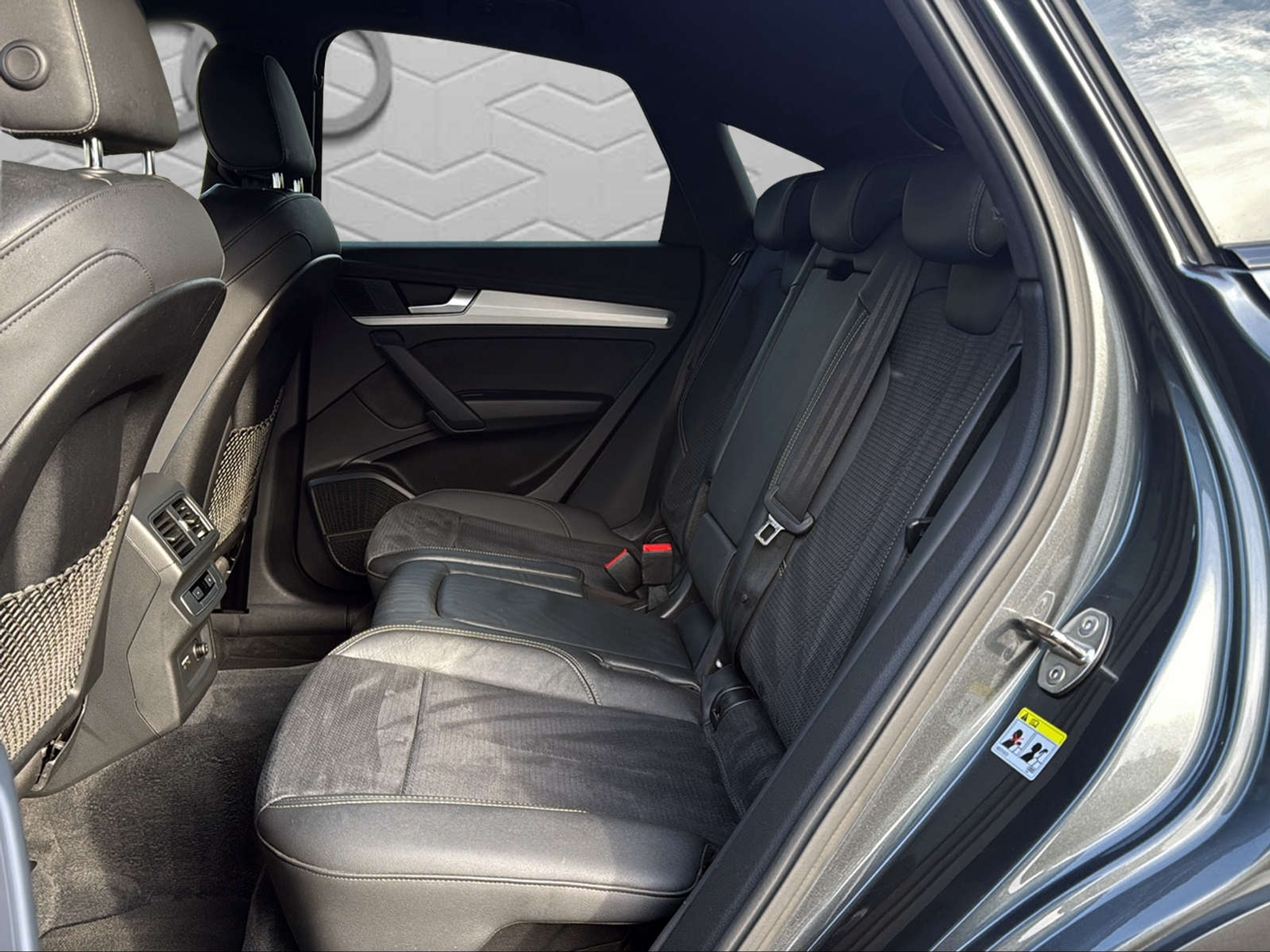 listing desktop thumbnail image 15