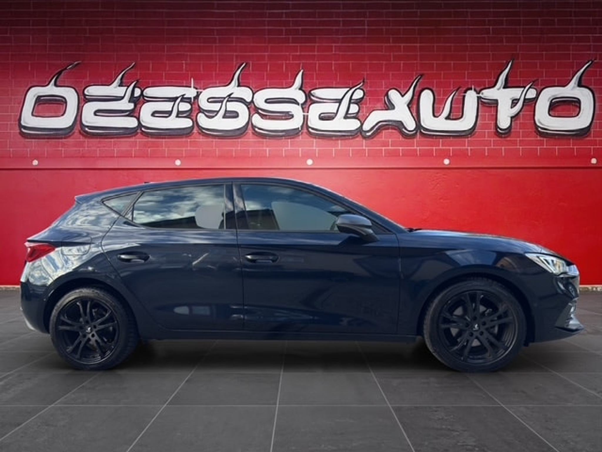 listing desktop thumbnail image 3