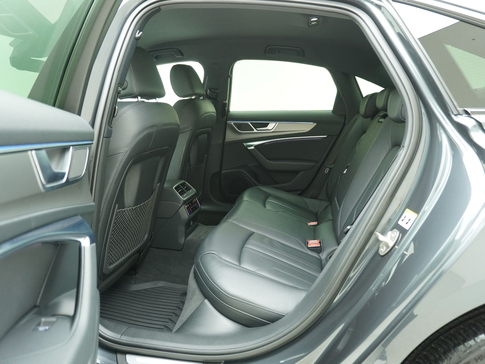 listing desktop thumbnail image 8