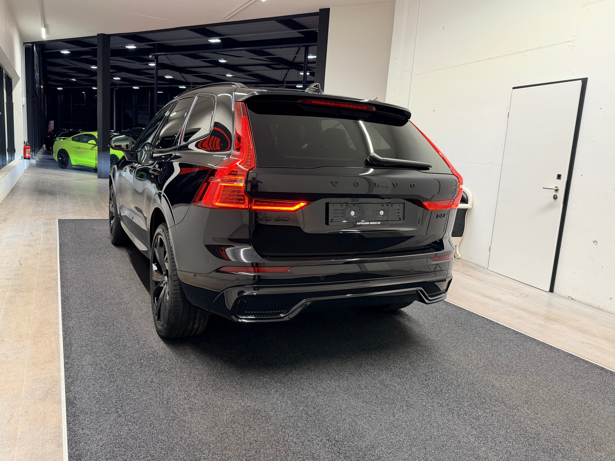 listing desktop thumbnail image 6