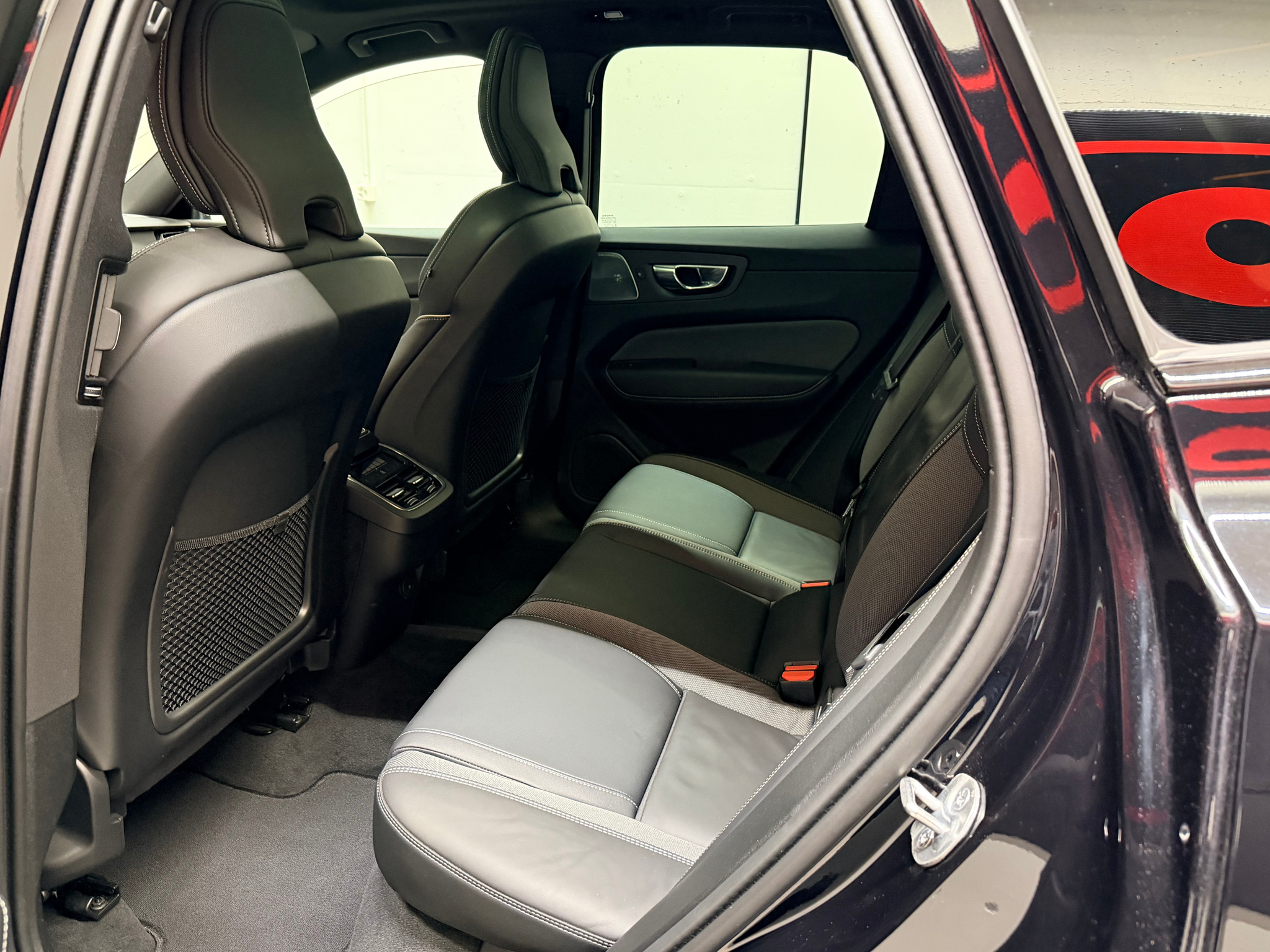 listing desktop thumbnail image 13