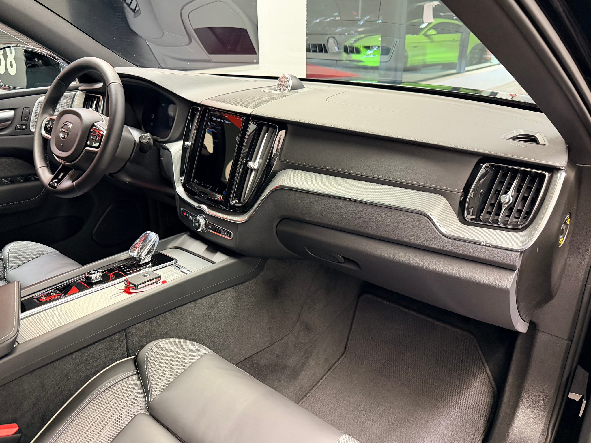 listing desktop thumbnail image 16