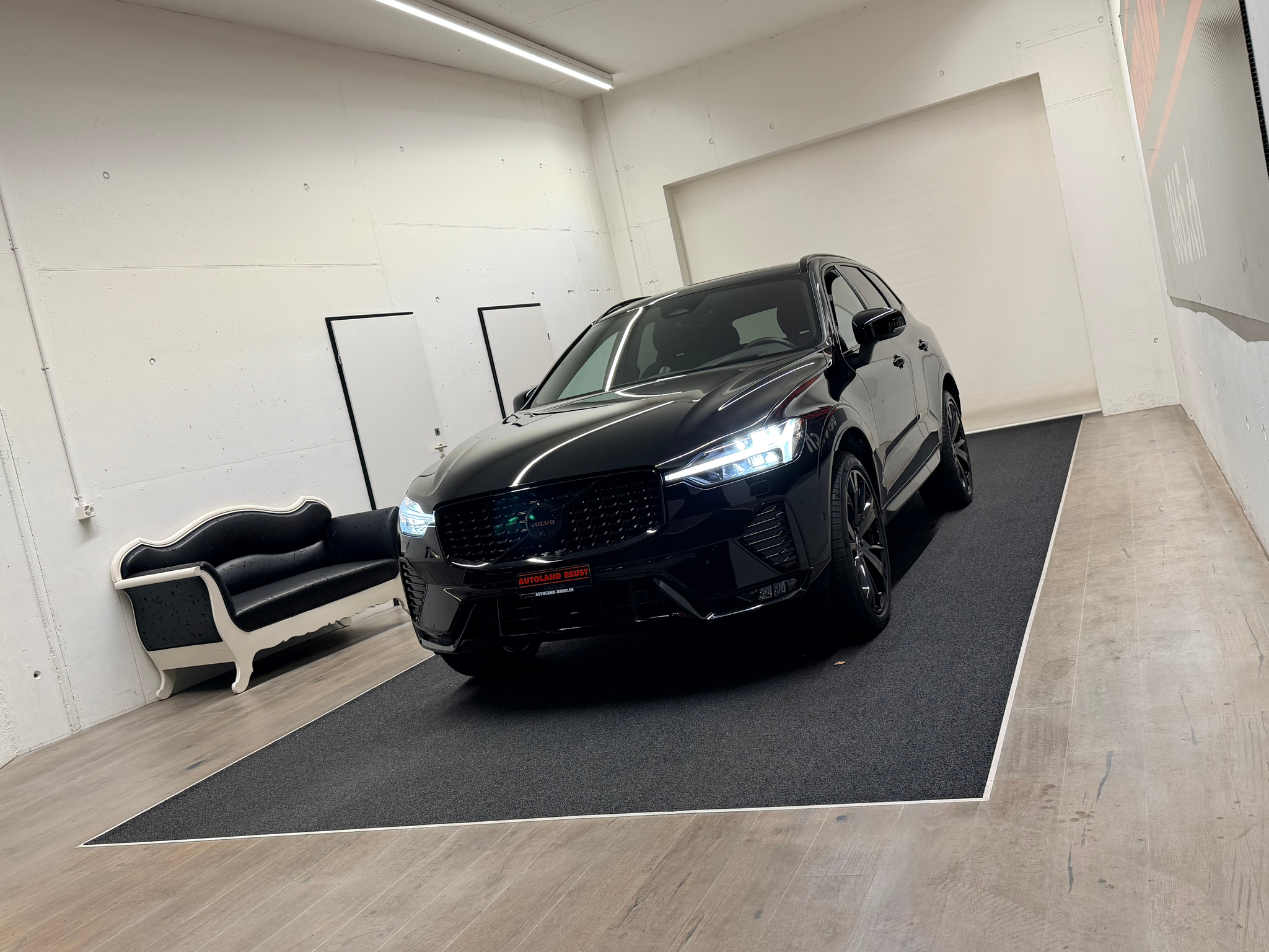 listing desktop thumbnail image 2