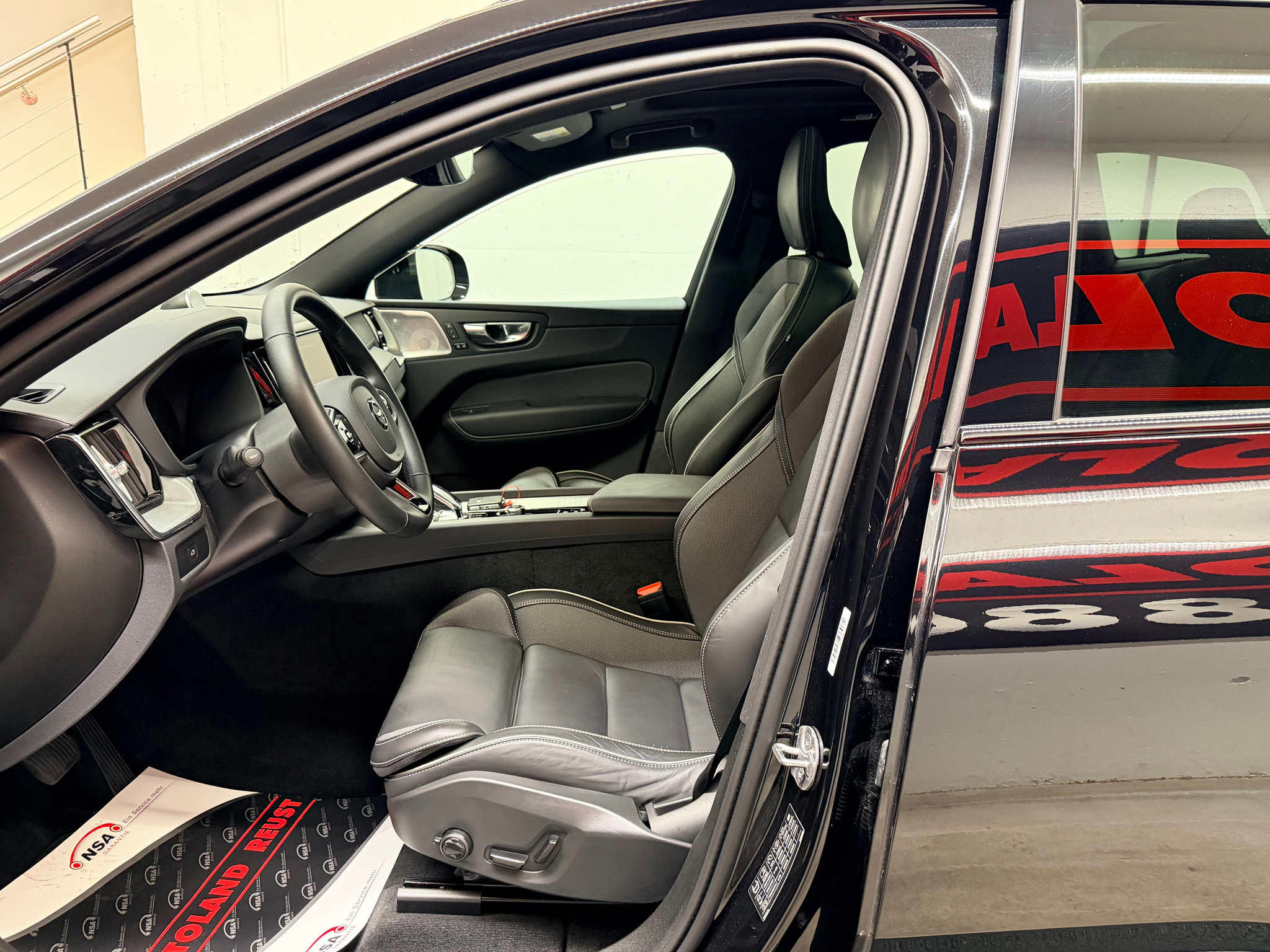 listing desktop thumbnail image 11