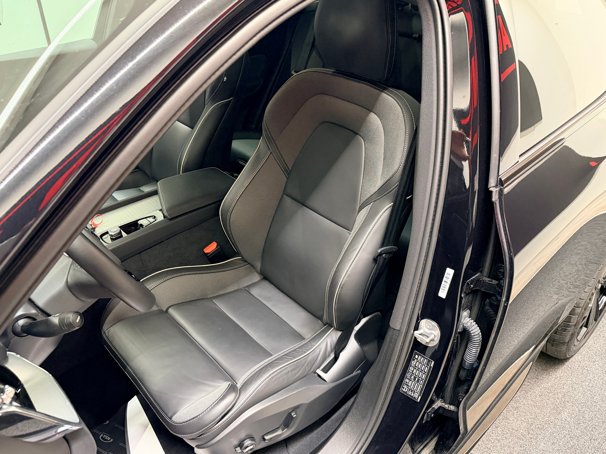 listing desktop thumbnail image 12