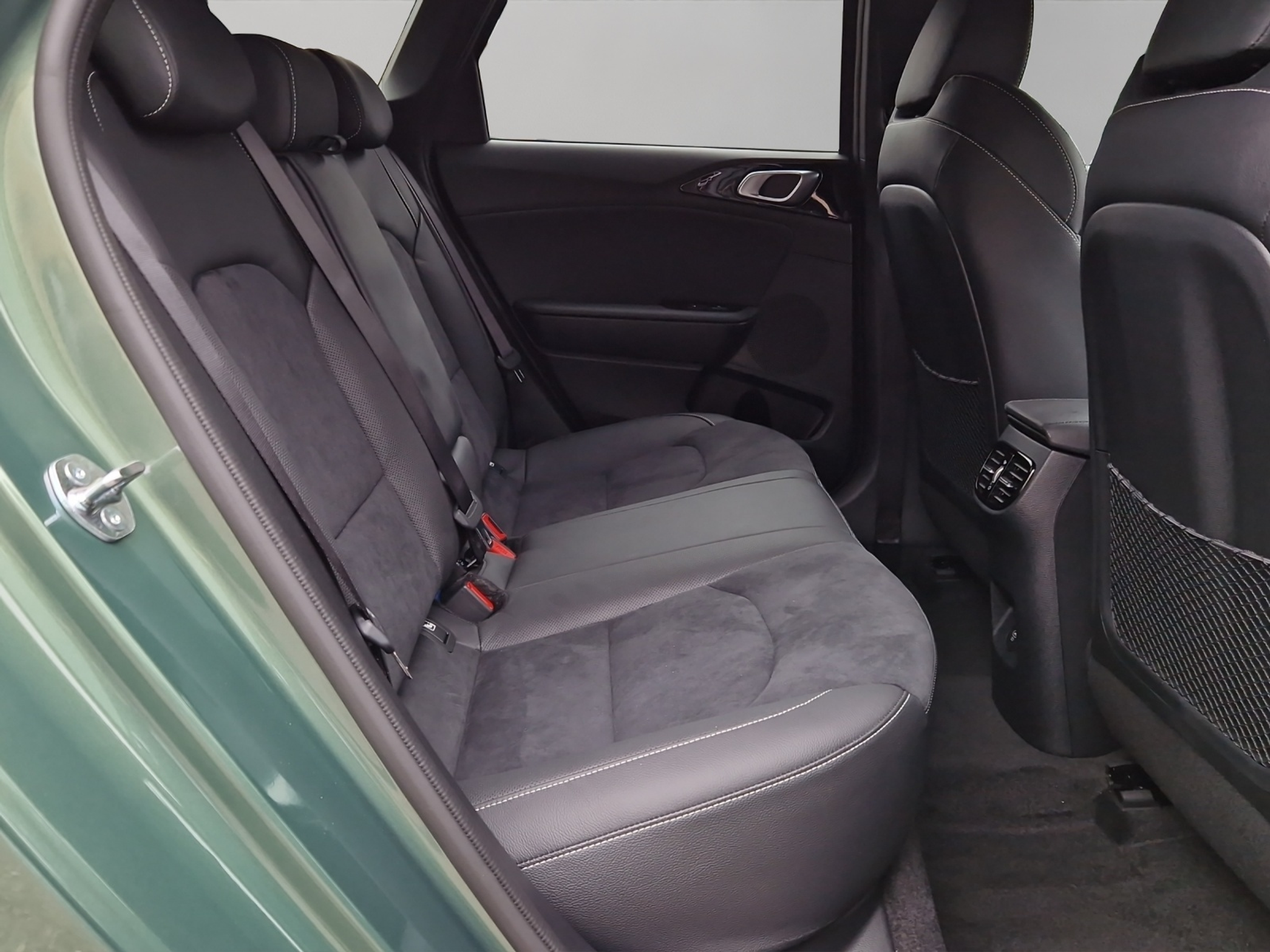 listing desktop thumbnail image 13