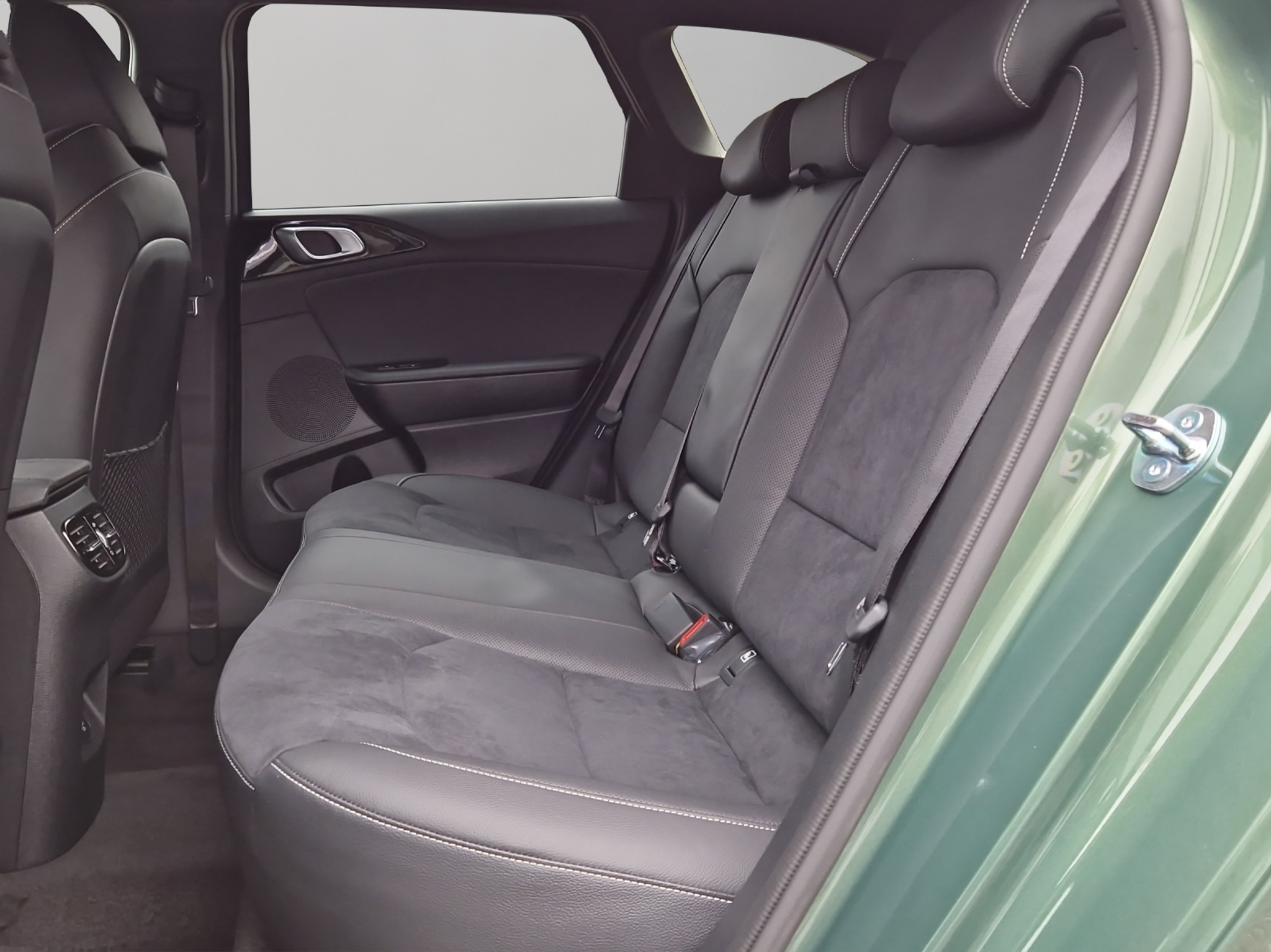 listing desktop thumbnail image 14