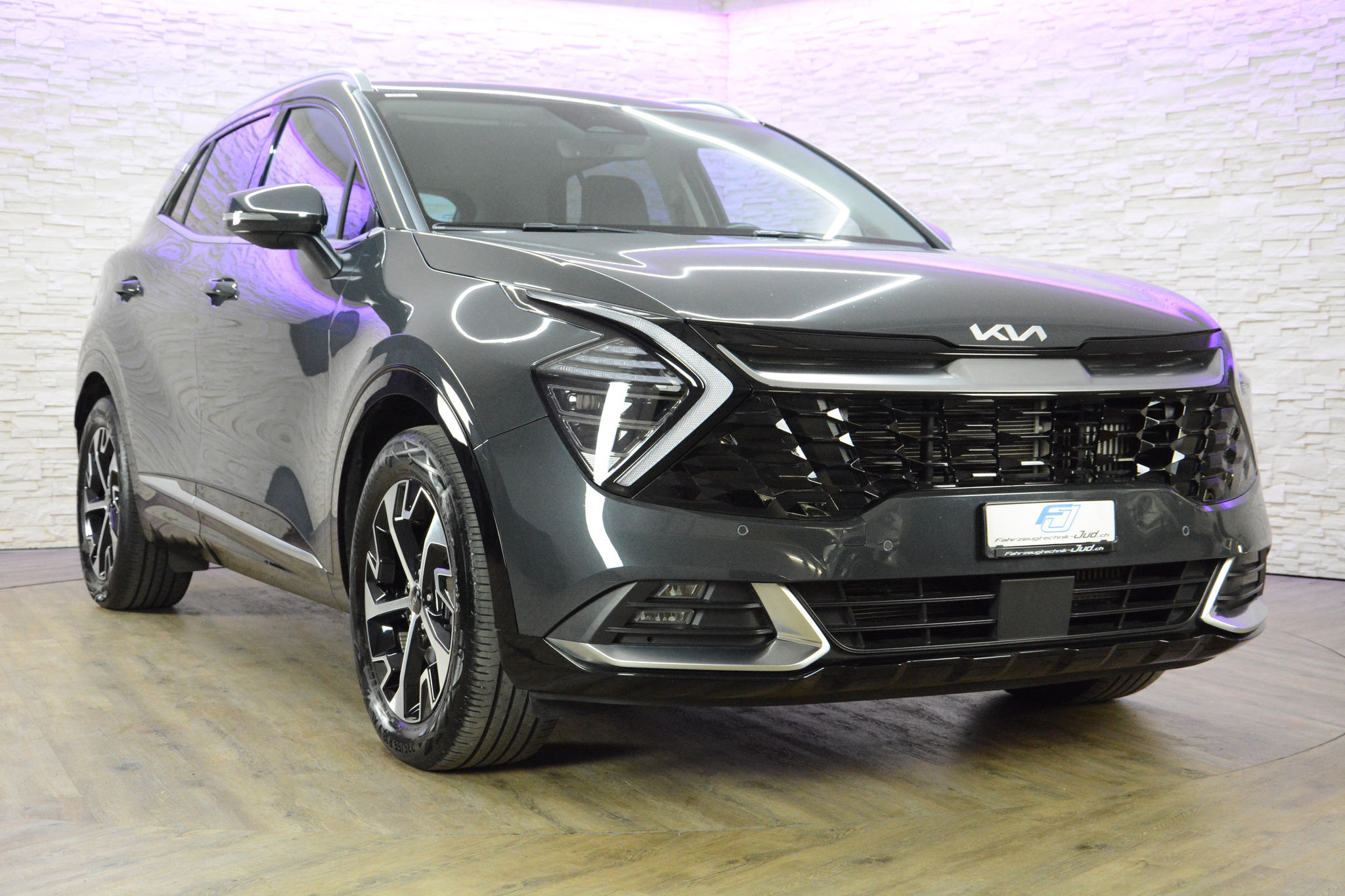 listing desktop thumbnail image 1