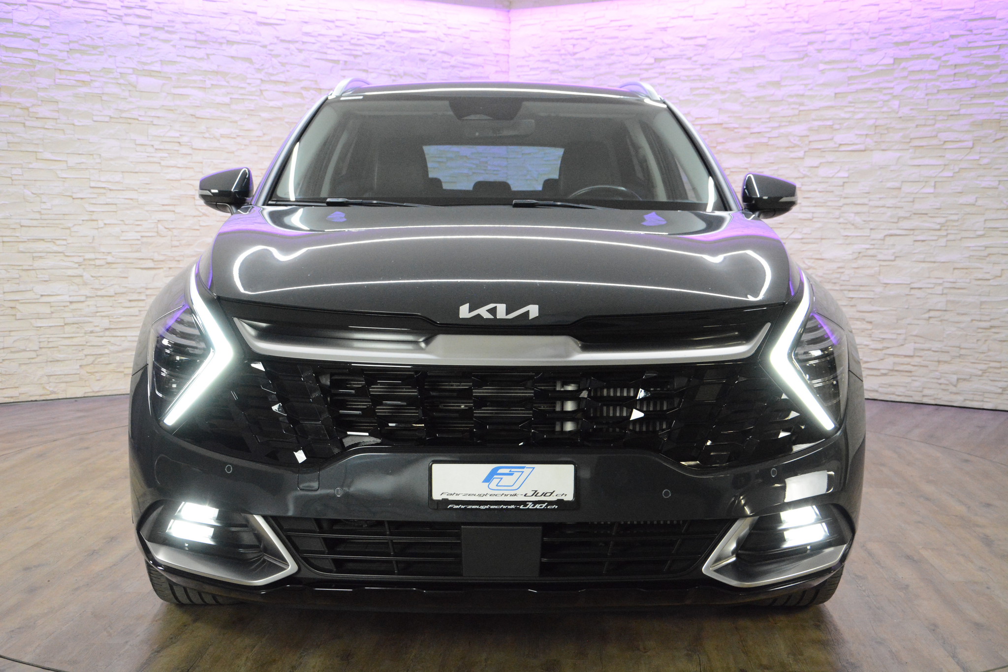 listing desktop thumbnail image 18