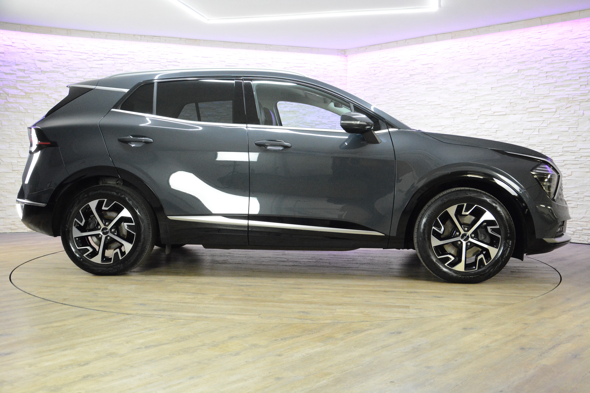 listing desktop thumbnail image 3