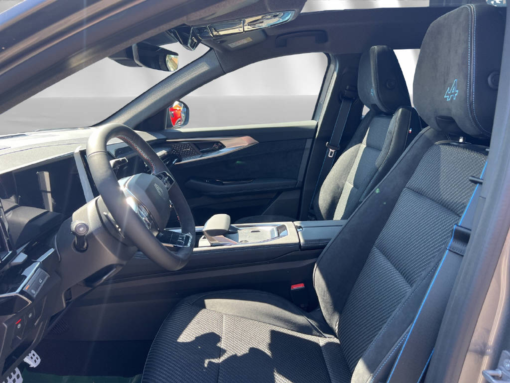 listing desktop thumbnail image 3