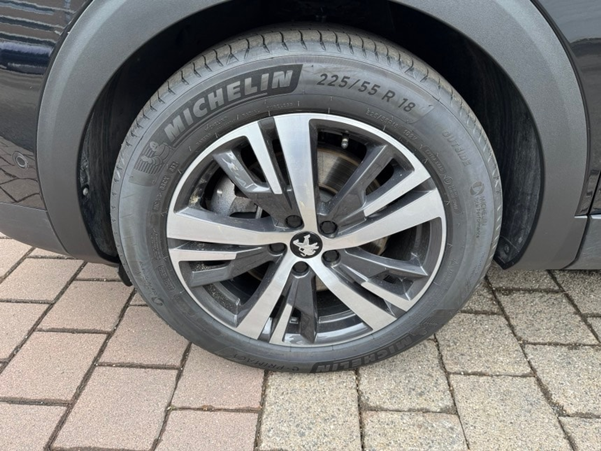 listing desktop thumbnail image 9