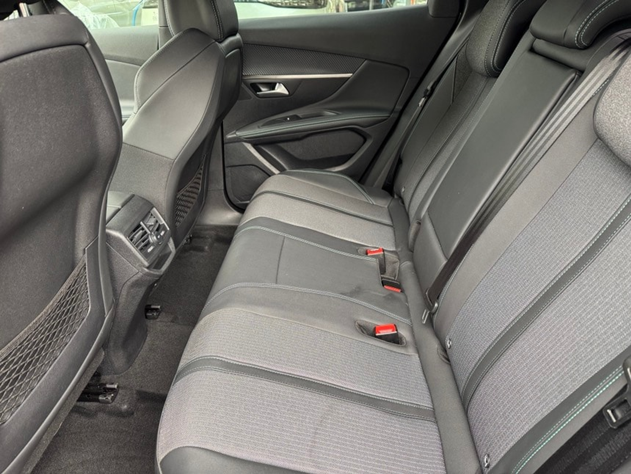 listing desktop thumbnail image 3