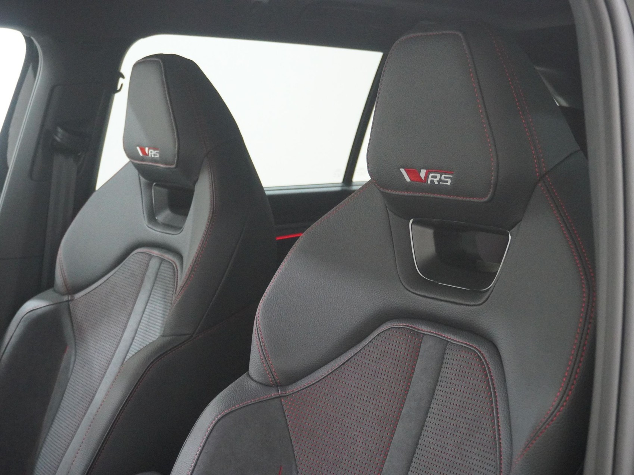 listing desktop thumbnail image 14