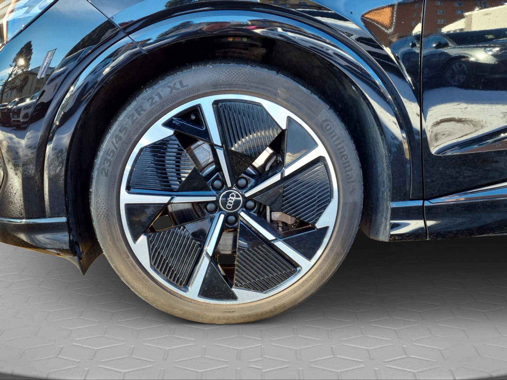 listing desktop thumbnail image 8