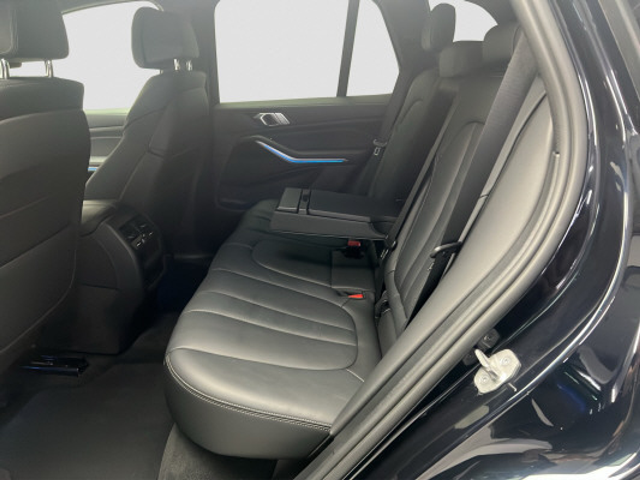 listing desktop thumbnail image 9