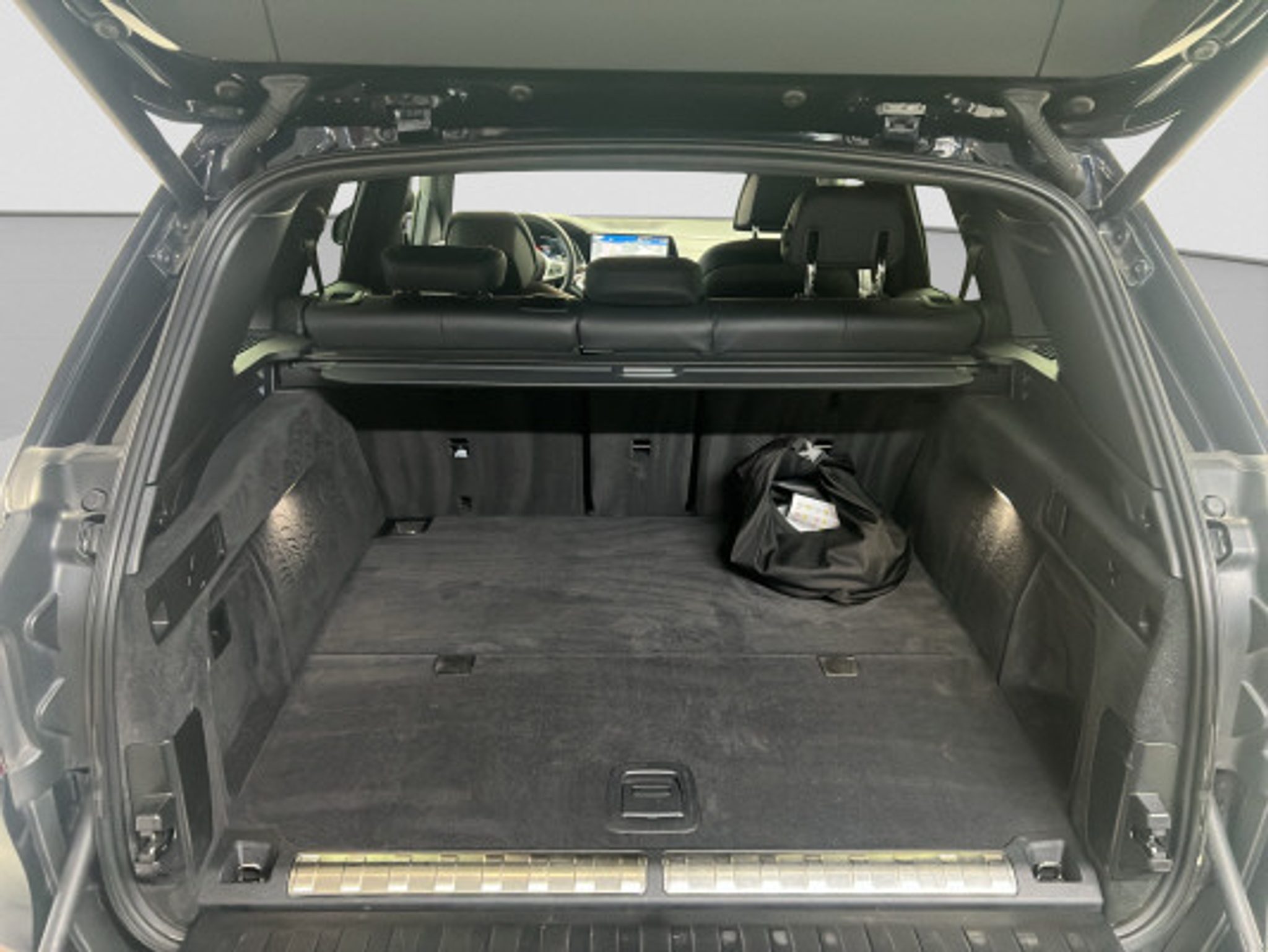 listing desktop thumbnail image 13