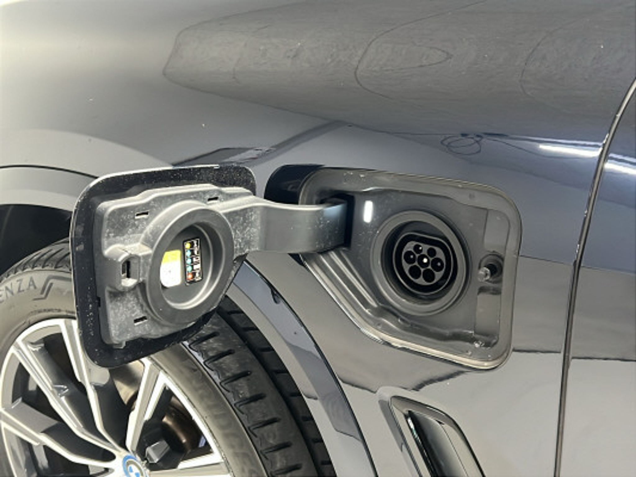 listing desktop thumbnail image 14