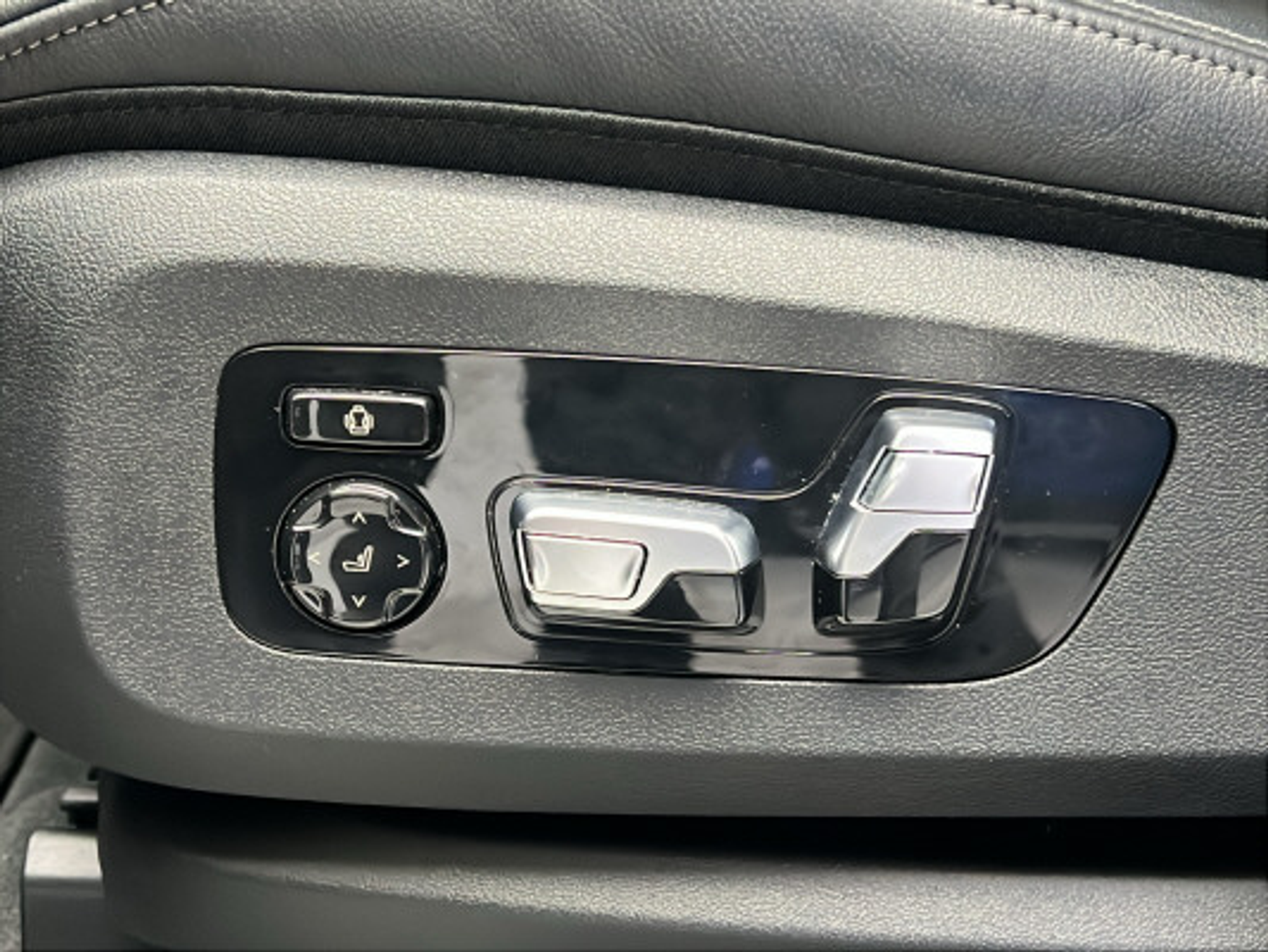 listing desktop thumbnail image 12