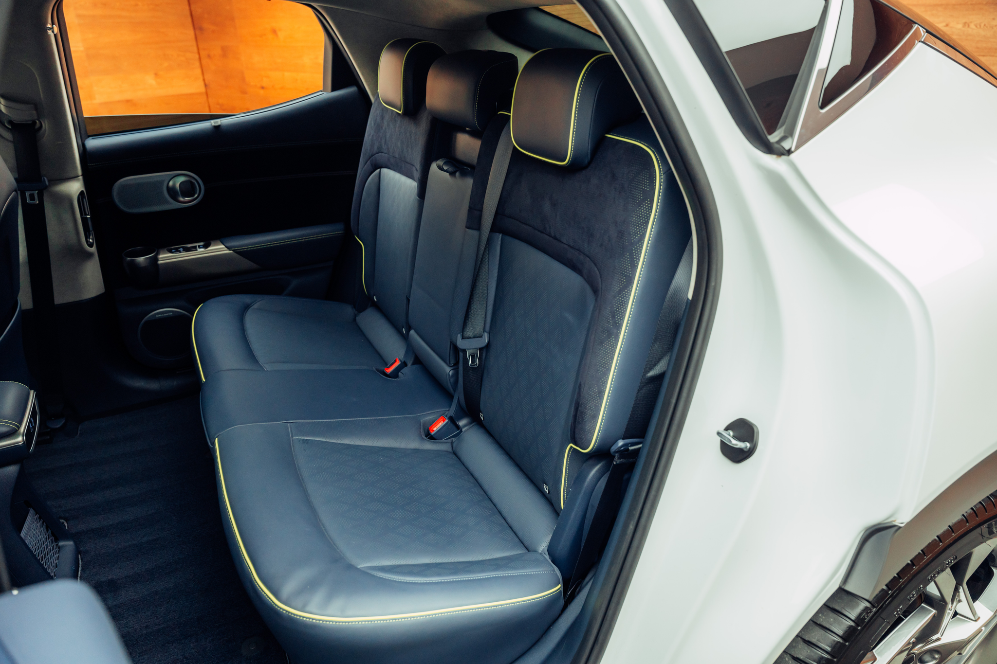 listing desktop thumbnail image 7