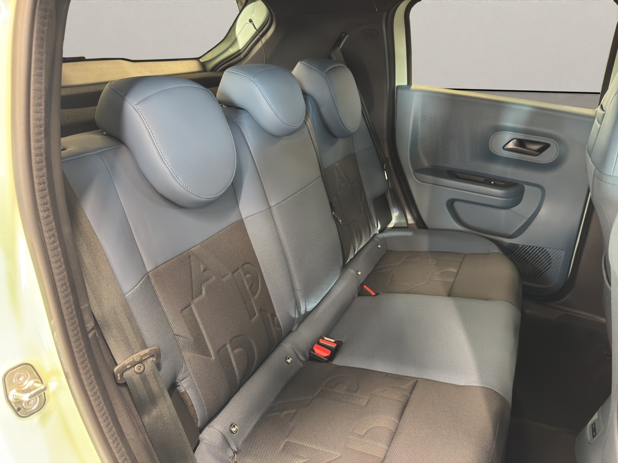 listing desktop thumbnail image 12