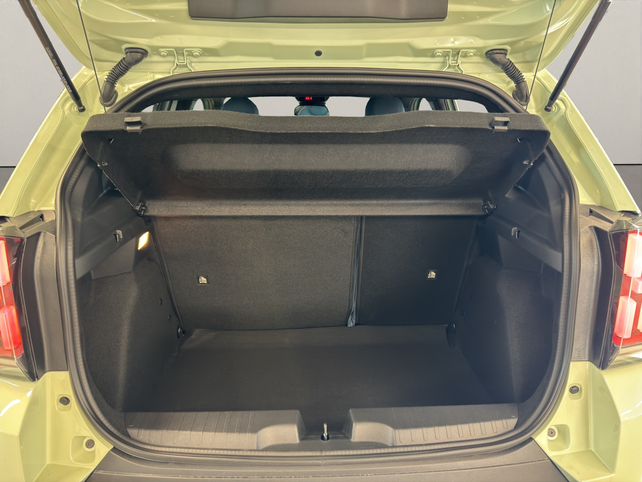 listing desktop thumbnail image 13