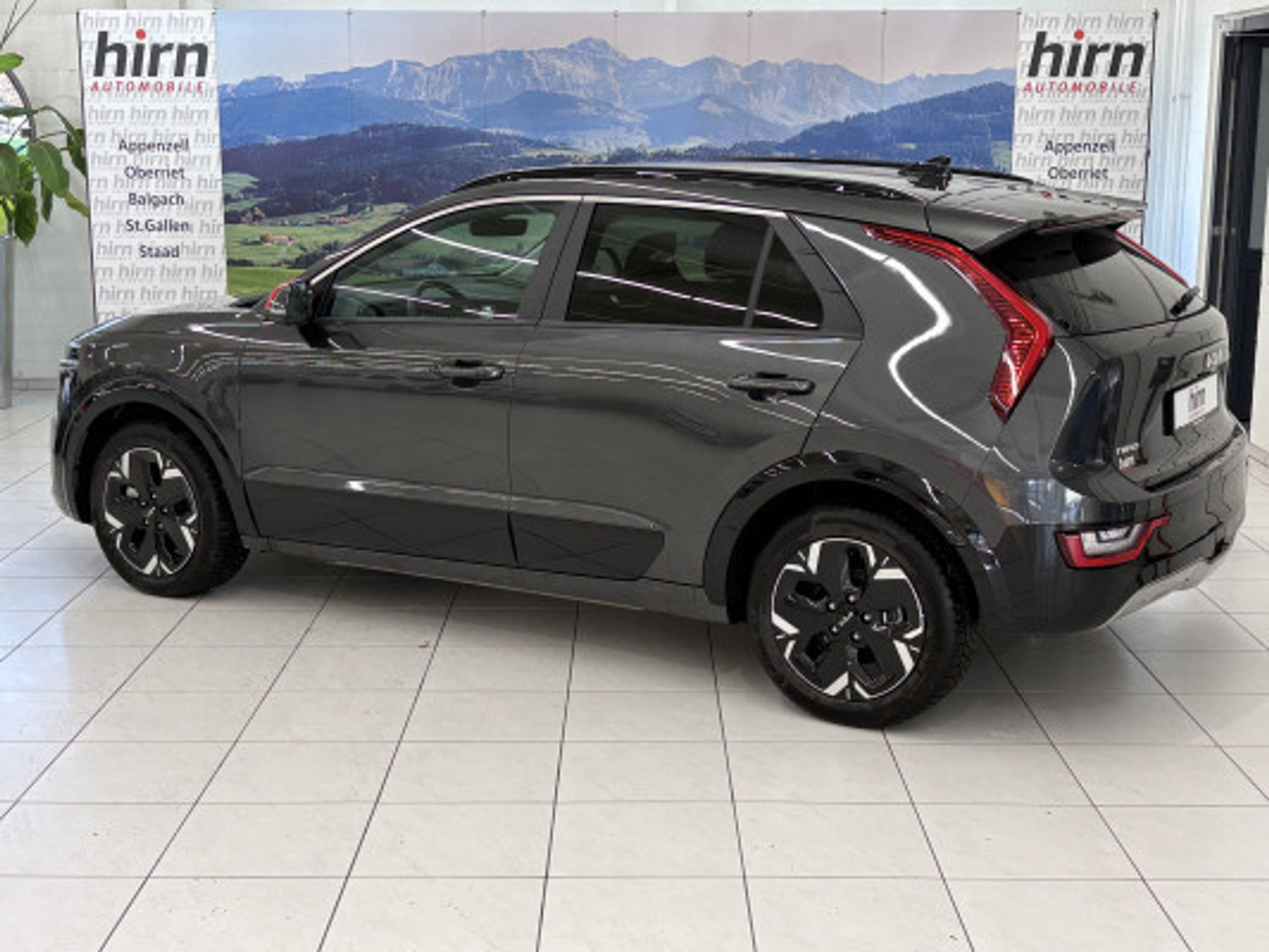 listing desktop thumbnail image 2