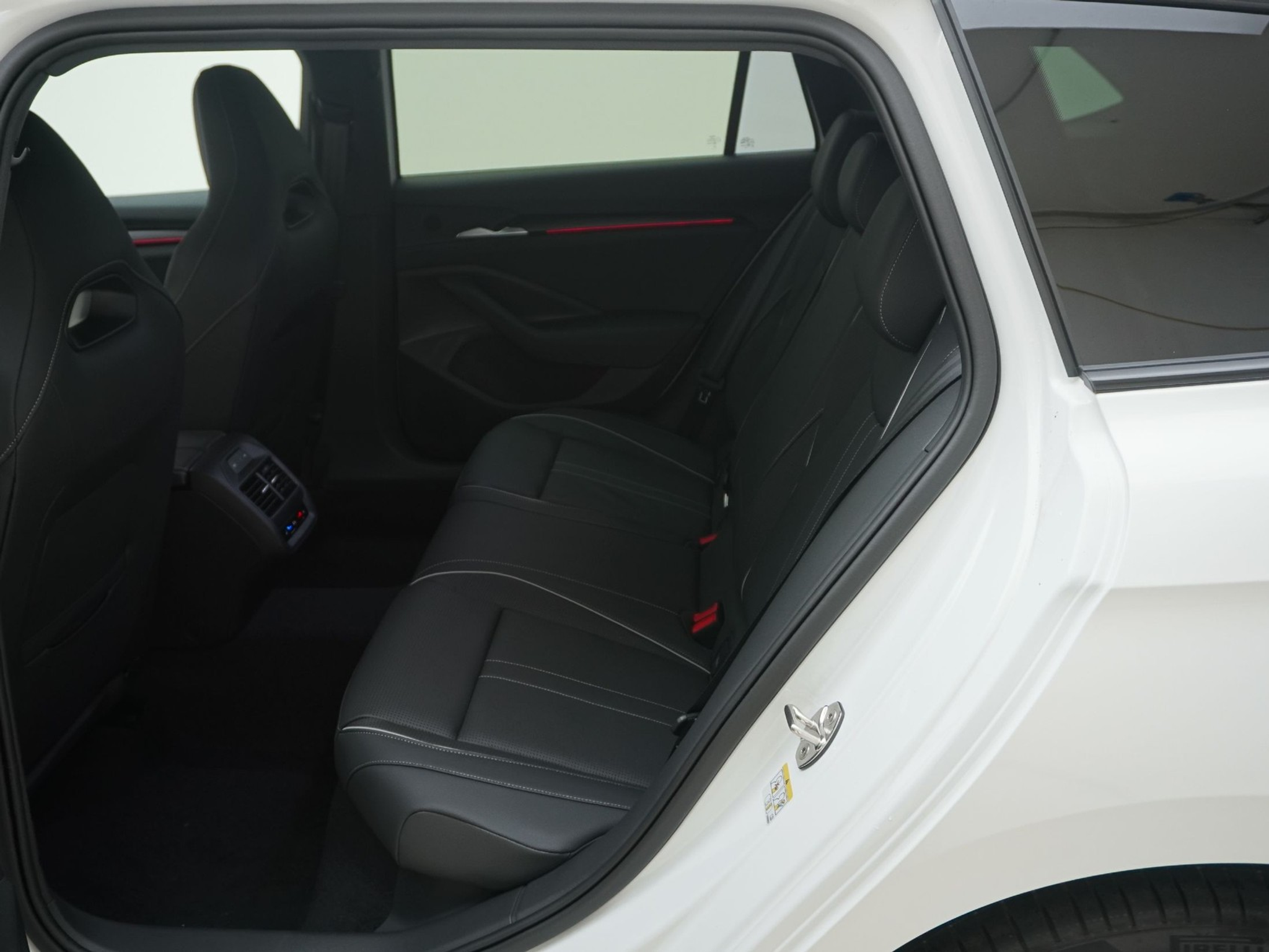 listing desktop thumbnail image 14