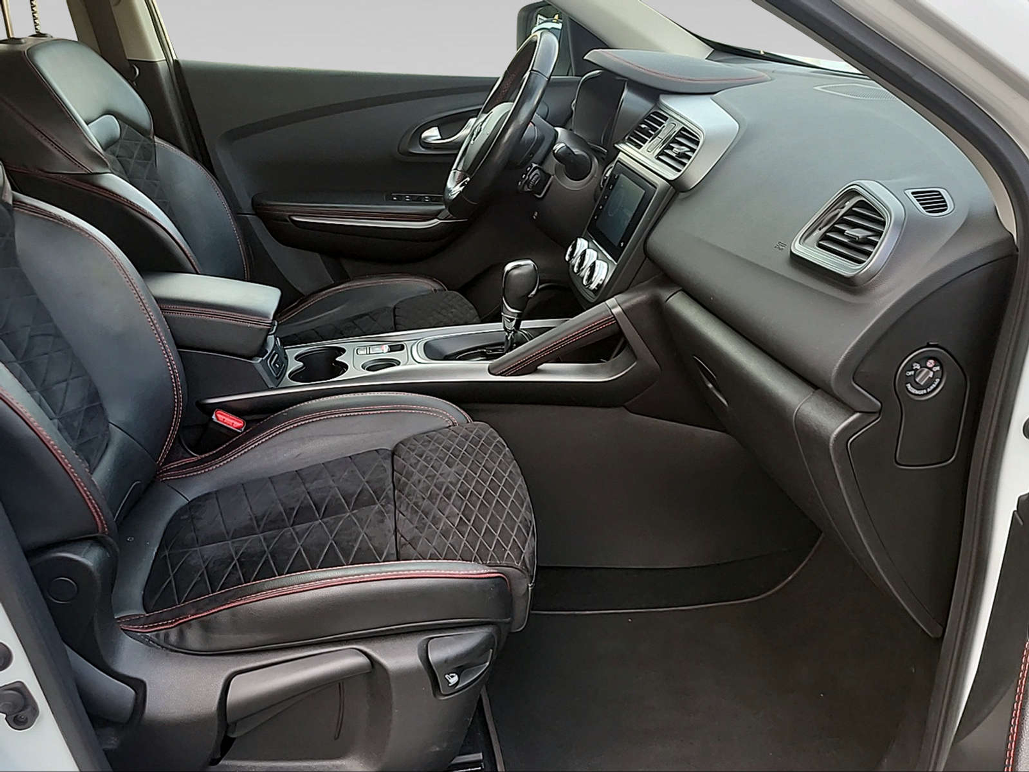 listing desktop thumbnail image 5