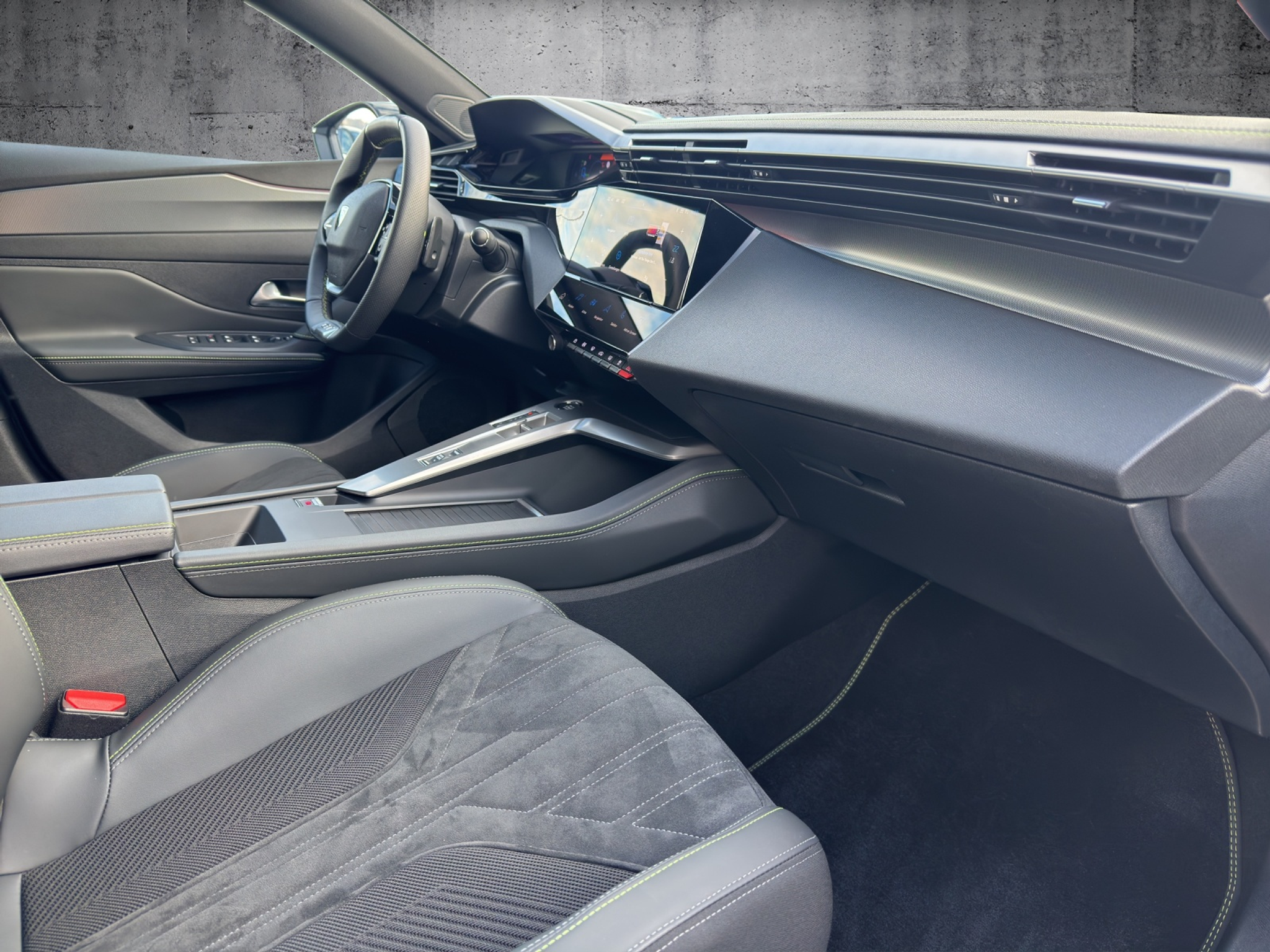 listing desktop thumbnail image 24