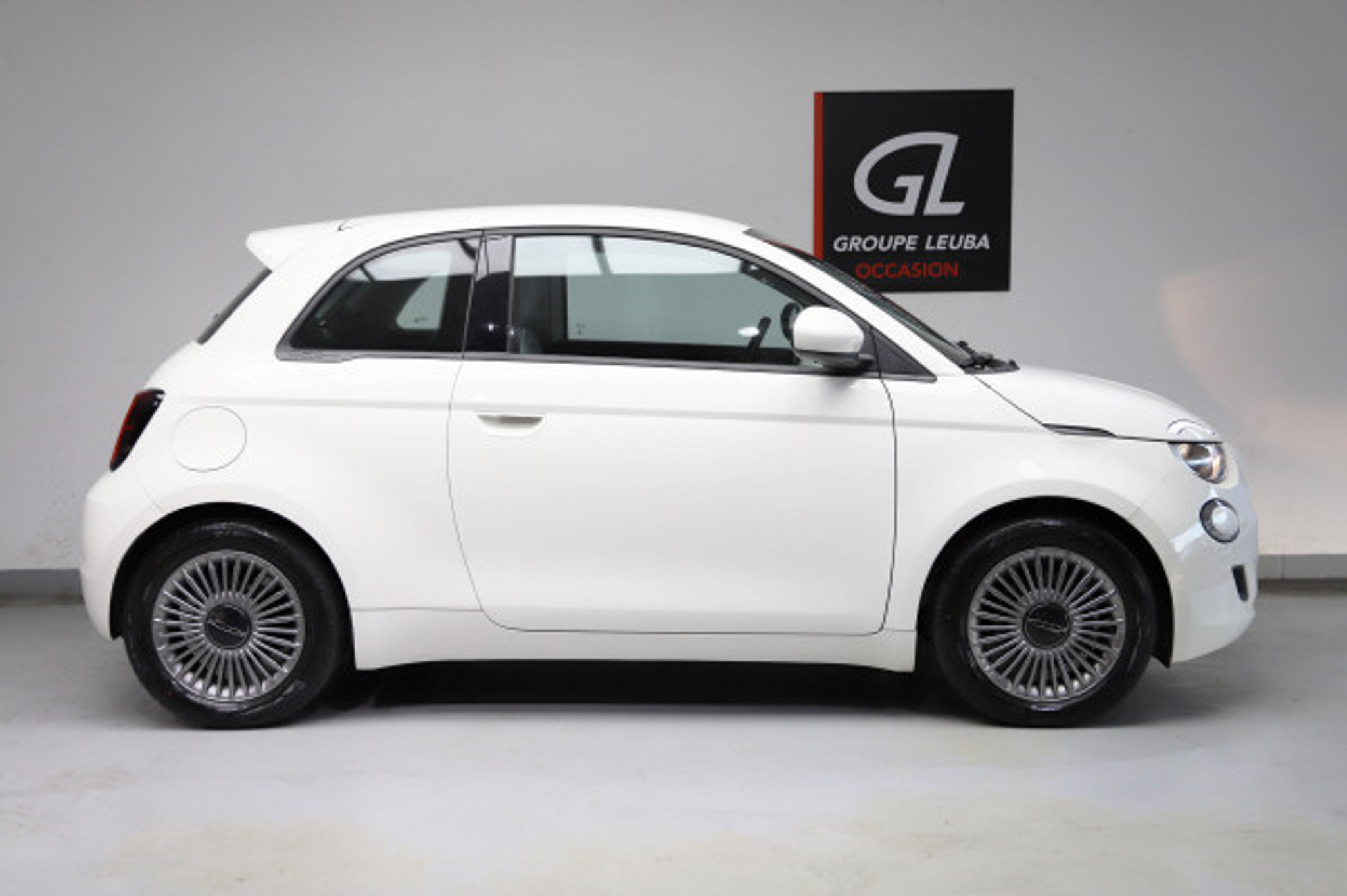 listing desktop thumbnail image 6