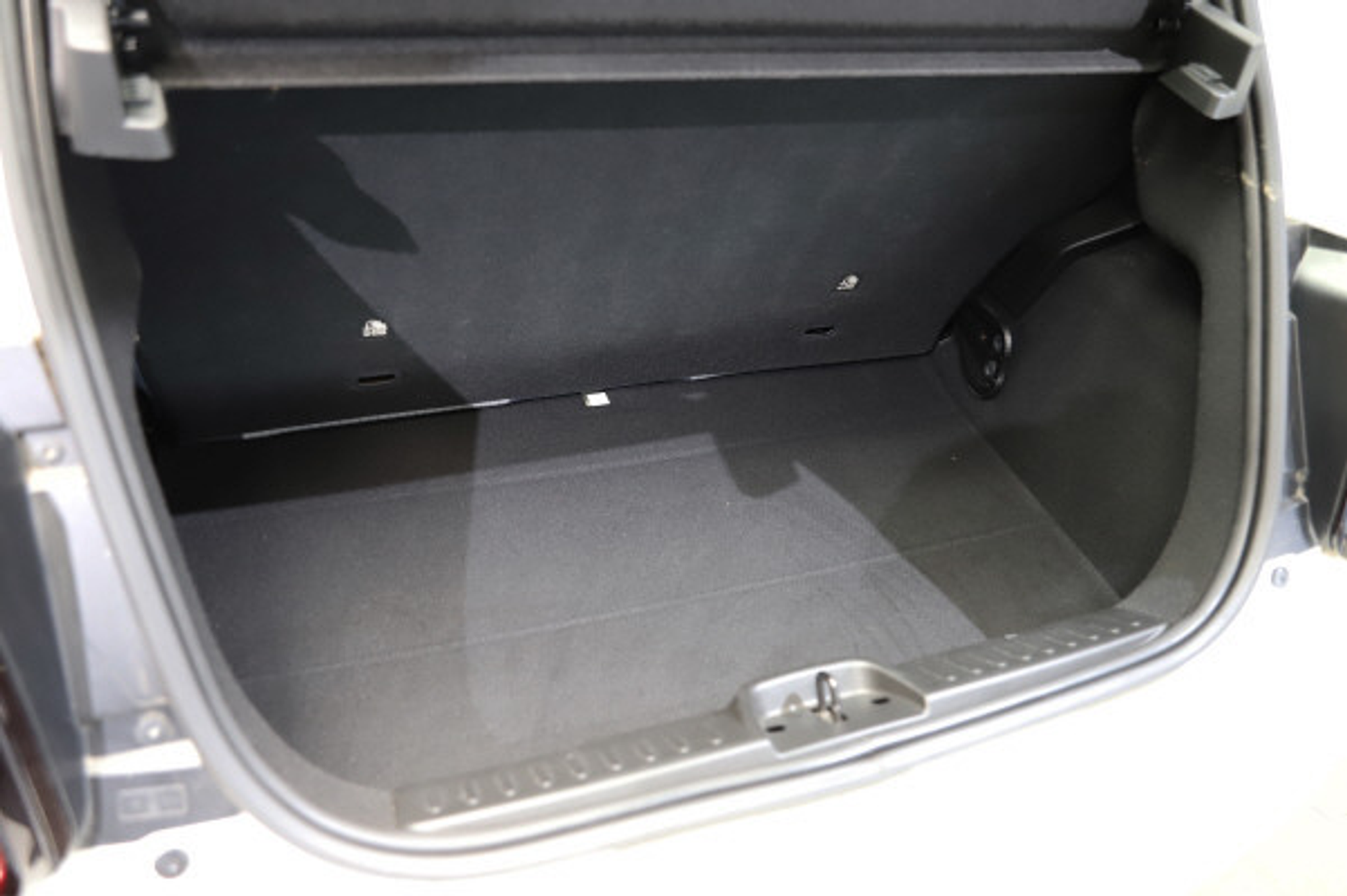 listing desktop thumbnail image 11