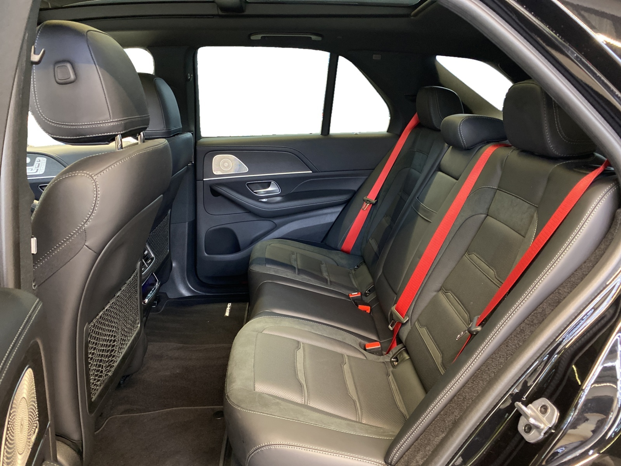 listing desktop thumbnail image 7