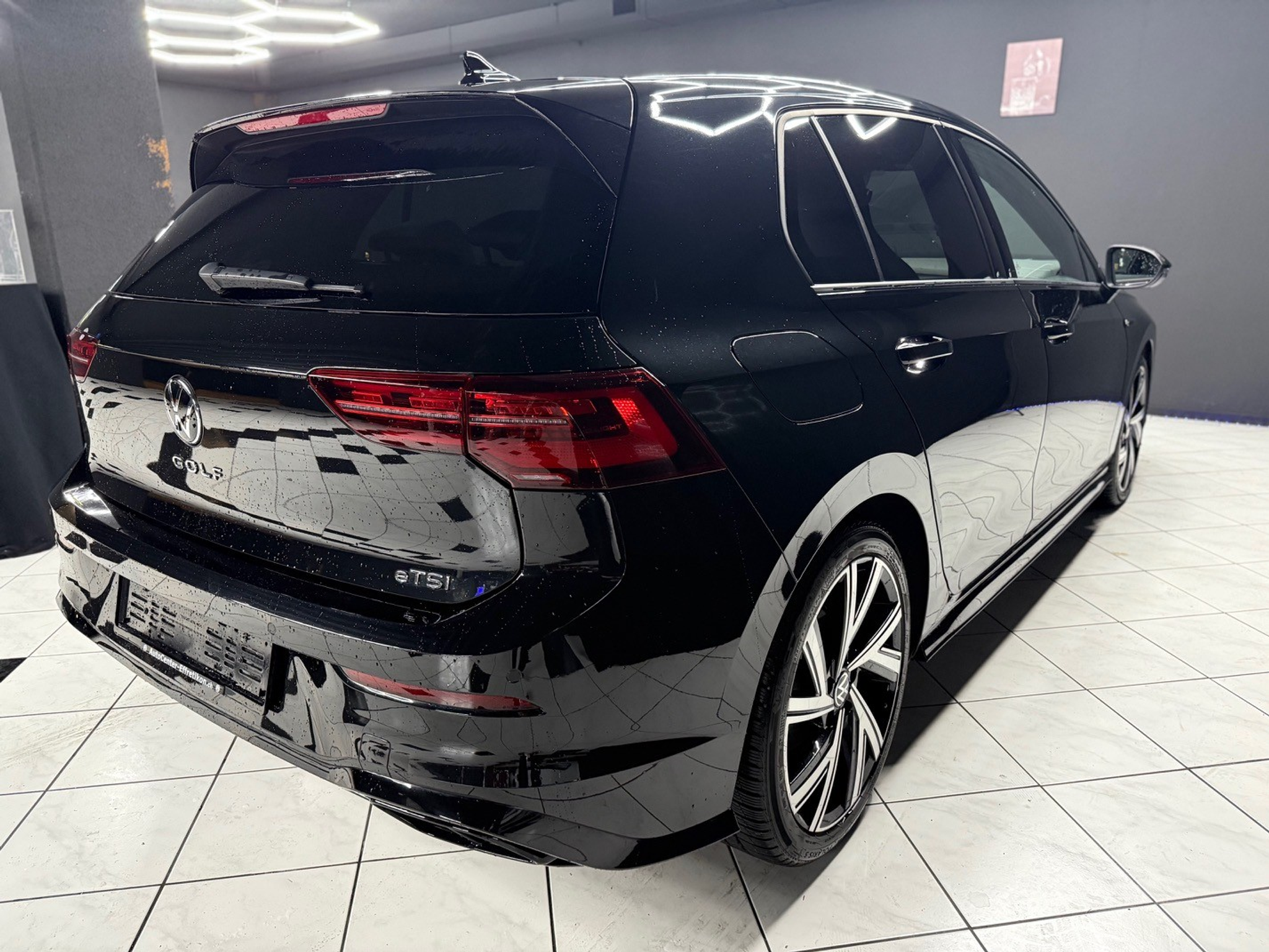 listing desktop thumbnail image 5